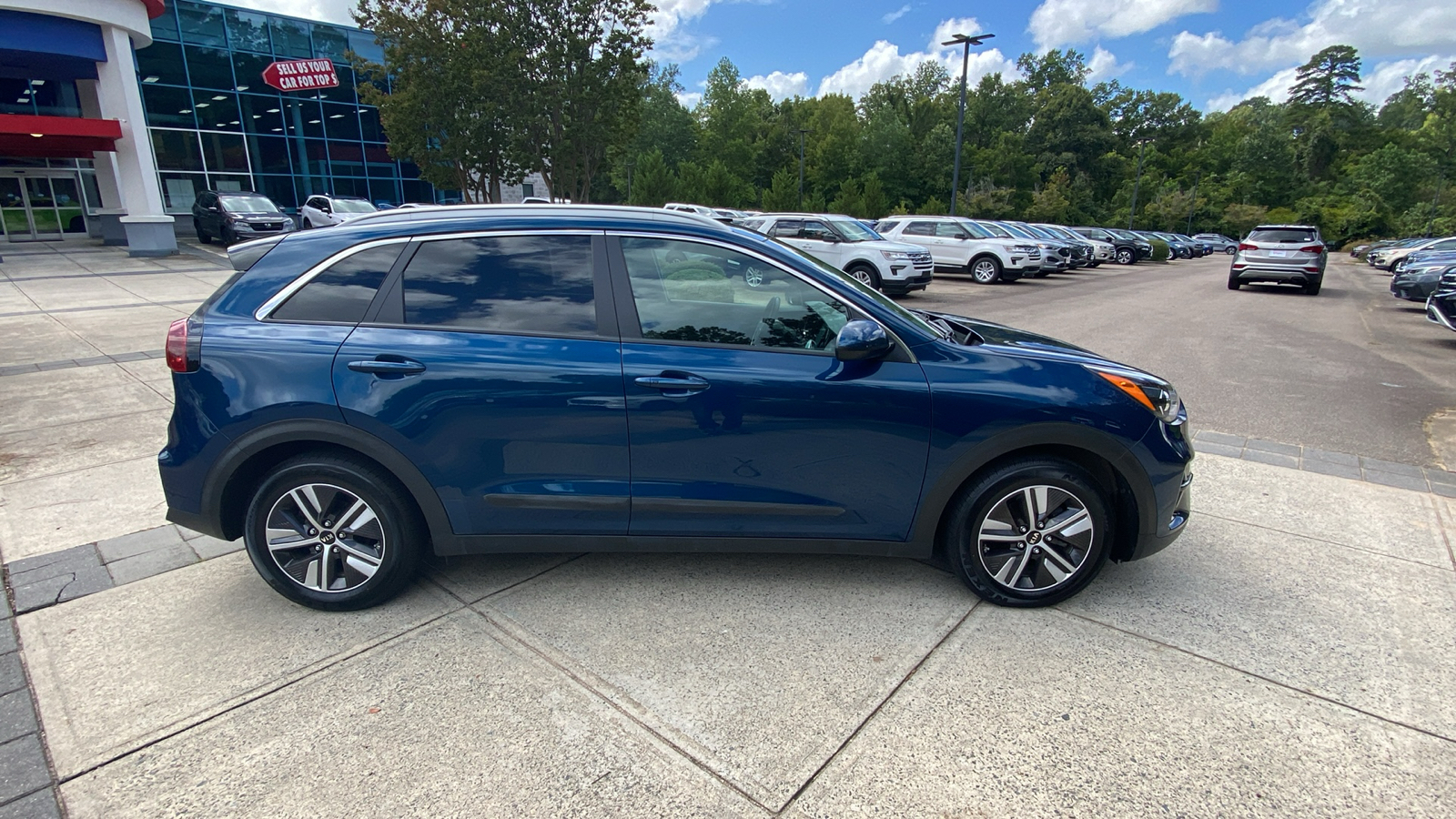 2020 Kia Niro LXS 16