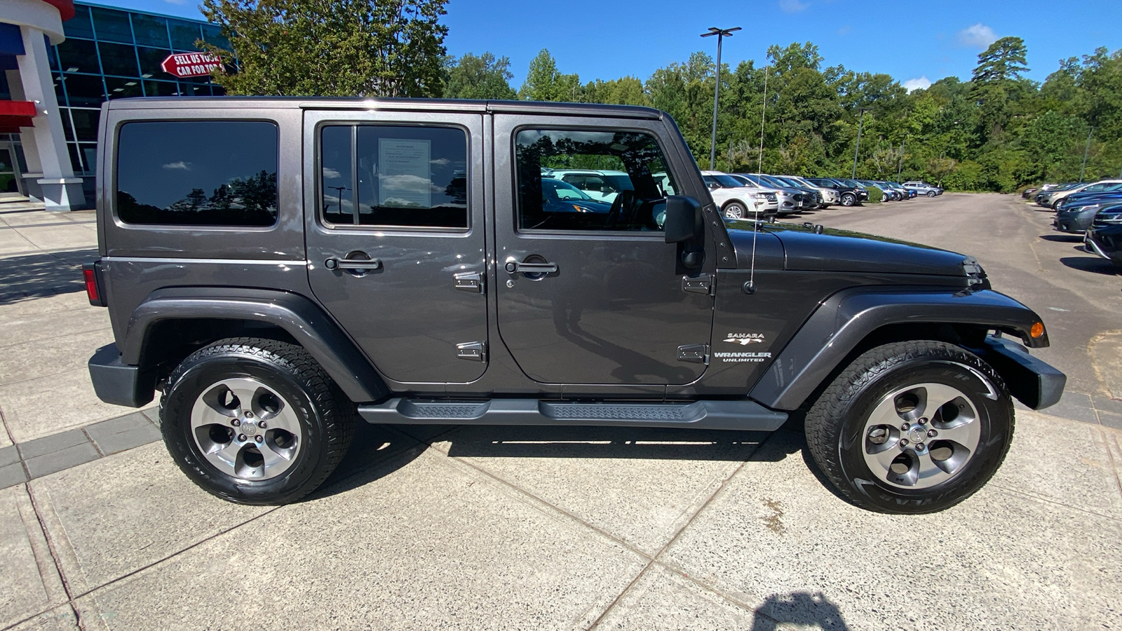 2017 Jeep Wrangler Unlimited Sahara 16