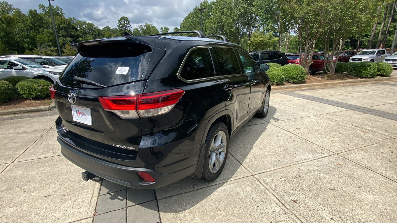 2017 Toyota Highlander Limited 14