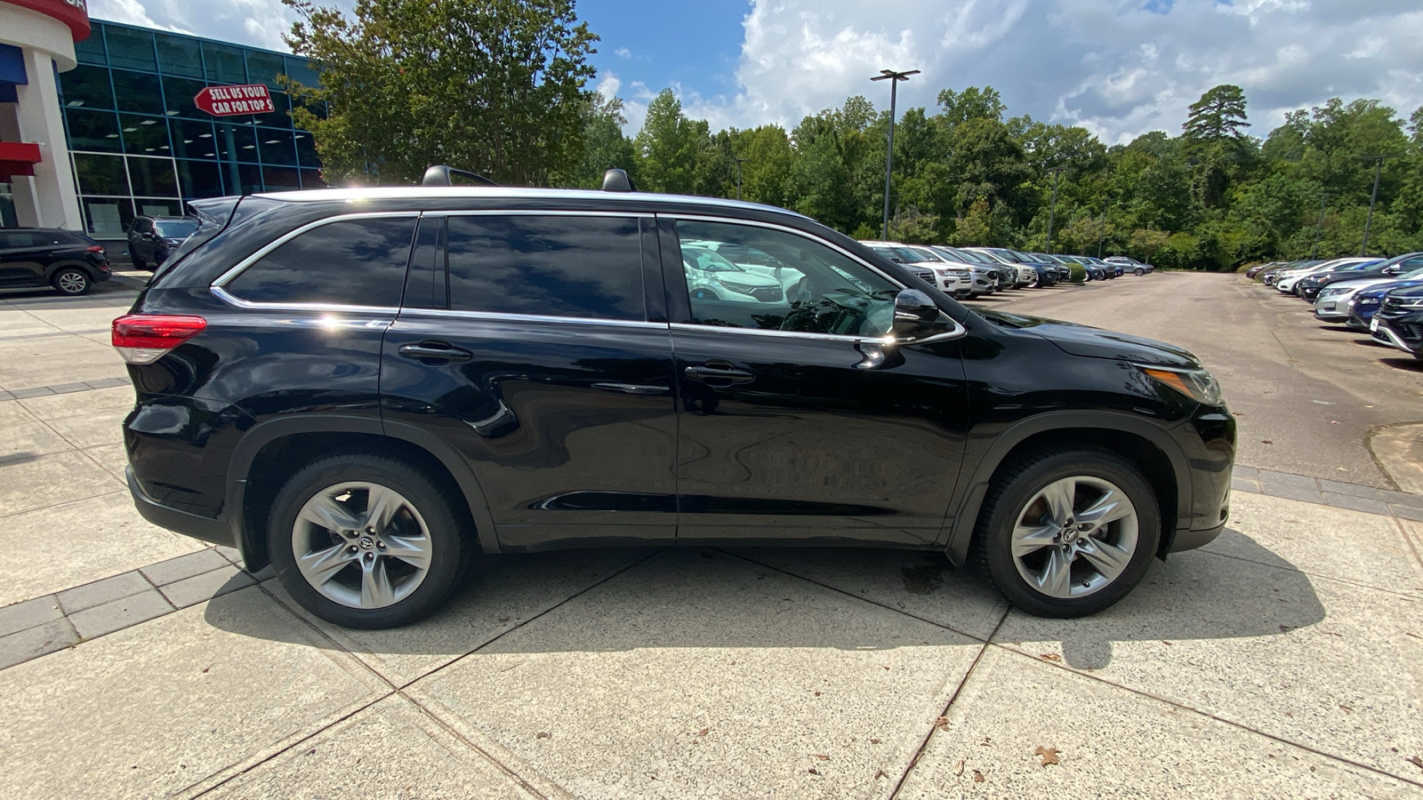 2017 Toyota Highlander Limited 16