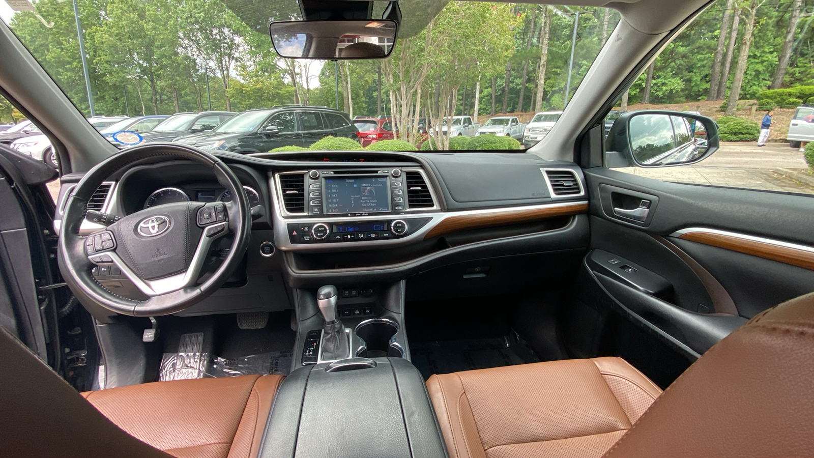 2017 Toyota Highlander Limited 39