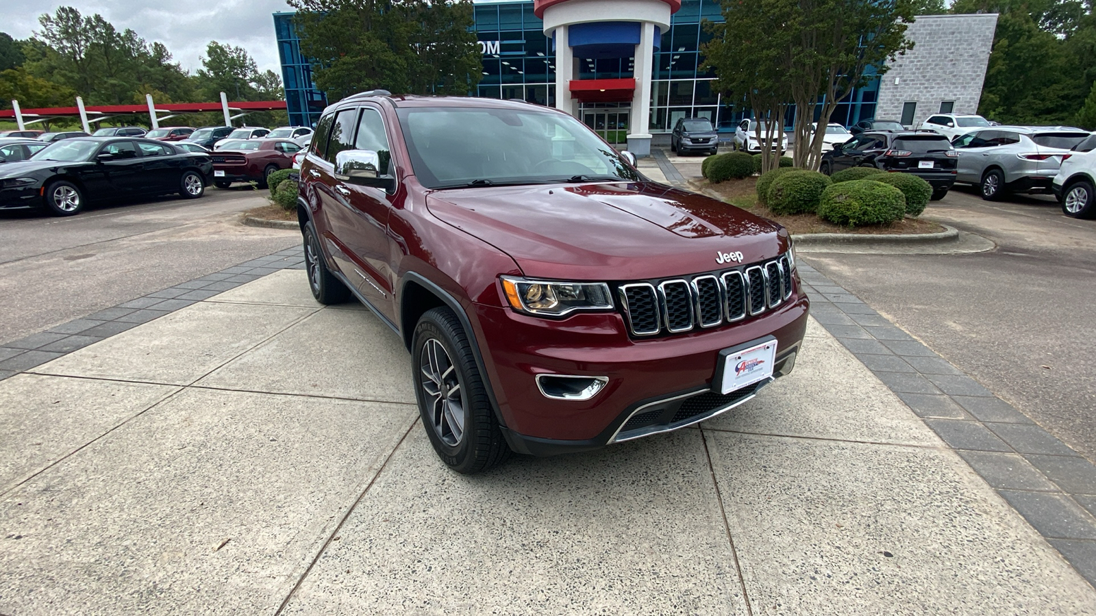 2019 Jeep Grand Cherokee Limited 1