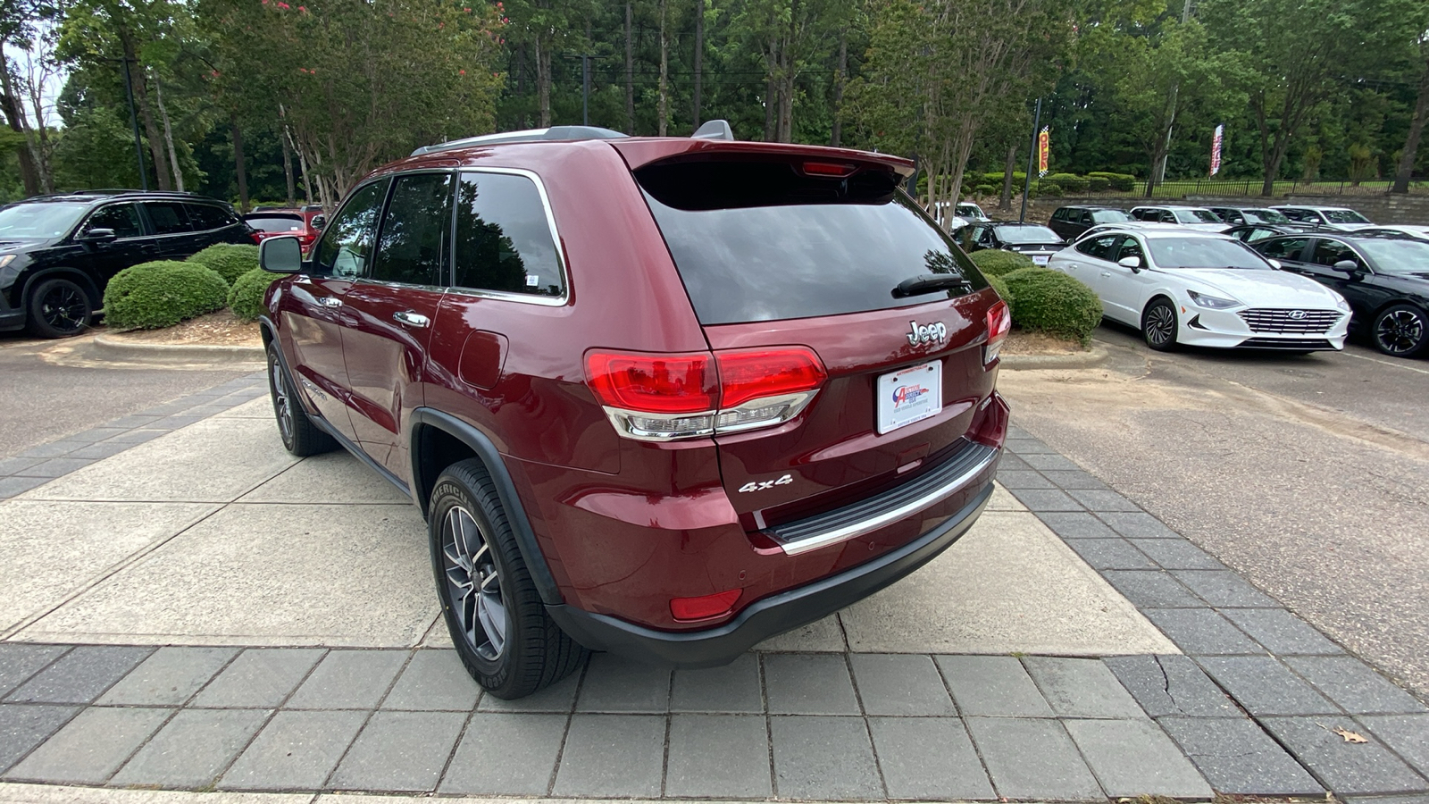 2019 Jeep Grand Cherokee Limited 10