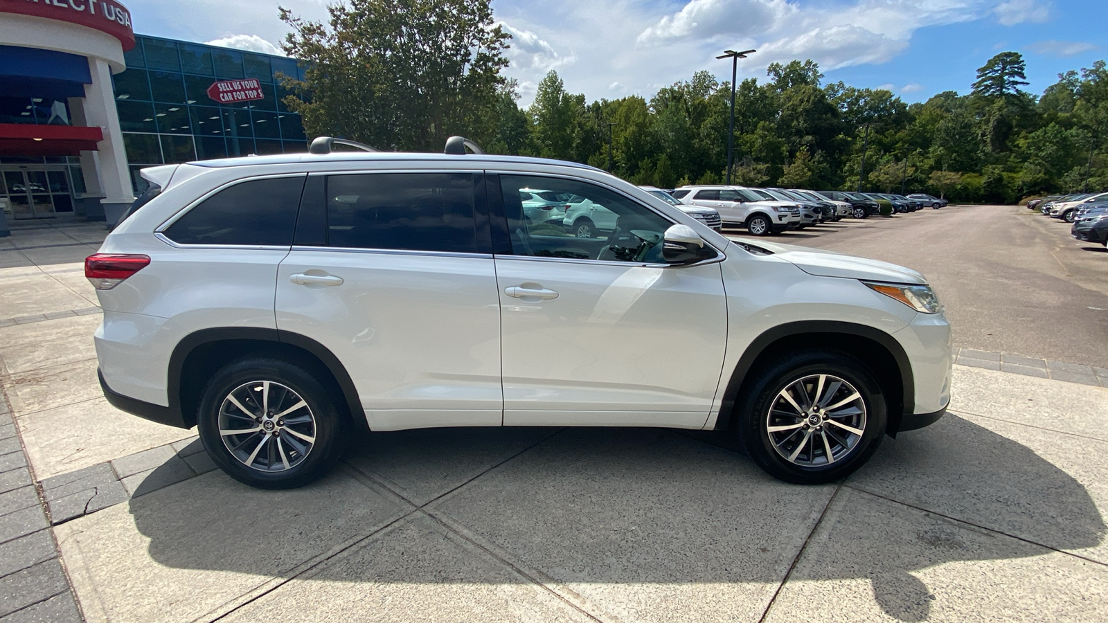 2018 Toyota Highlander SE 16