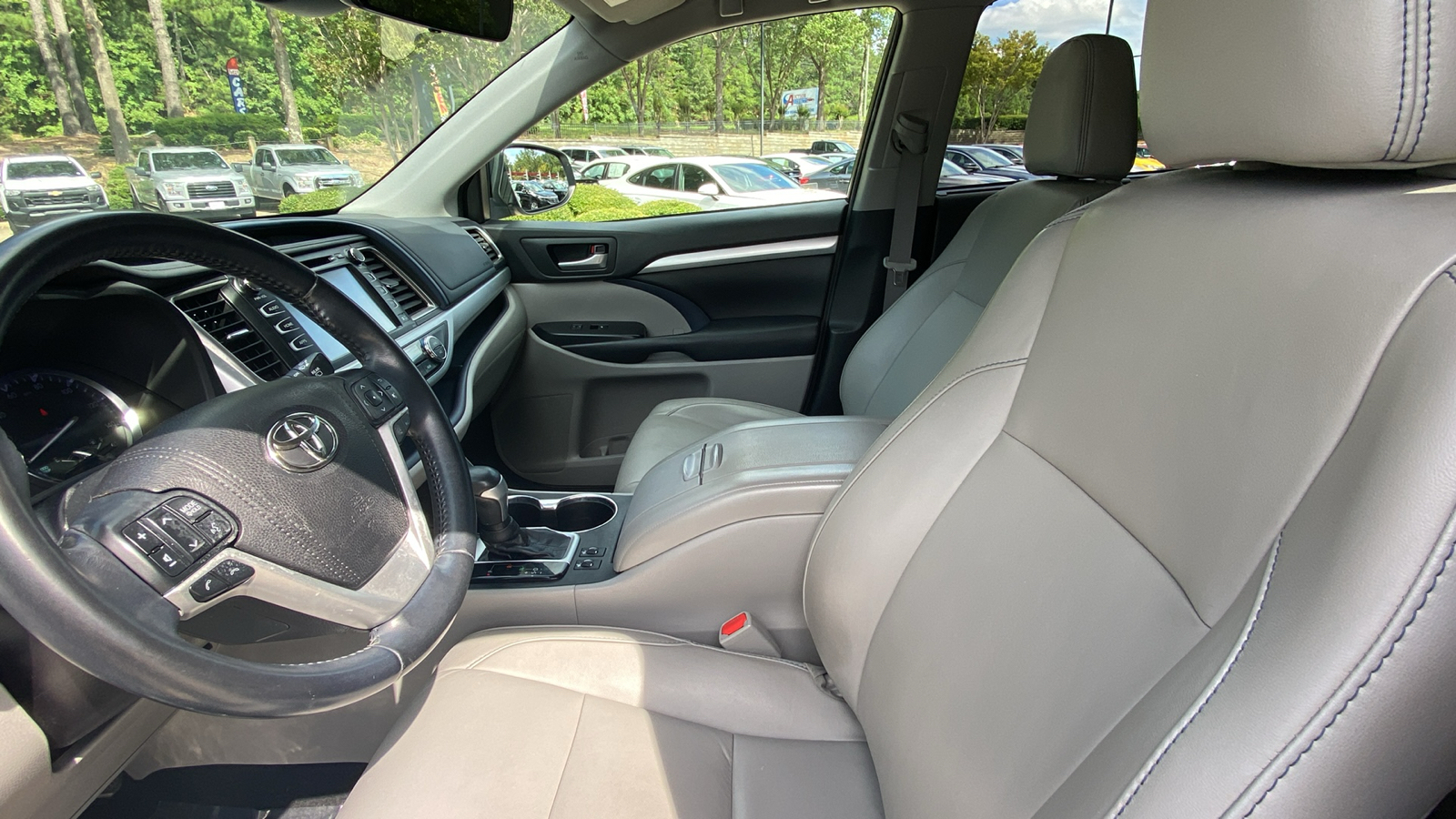 2018 Toyota Highlander SE 22