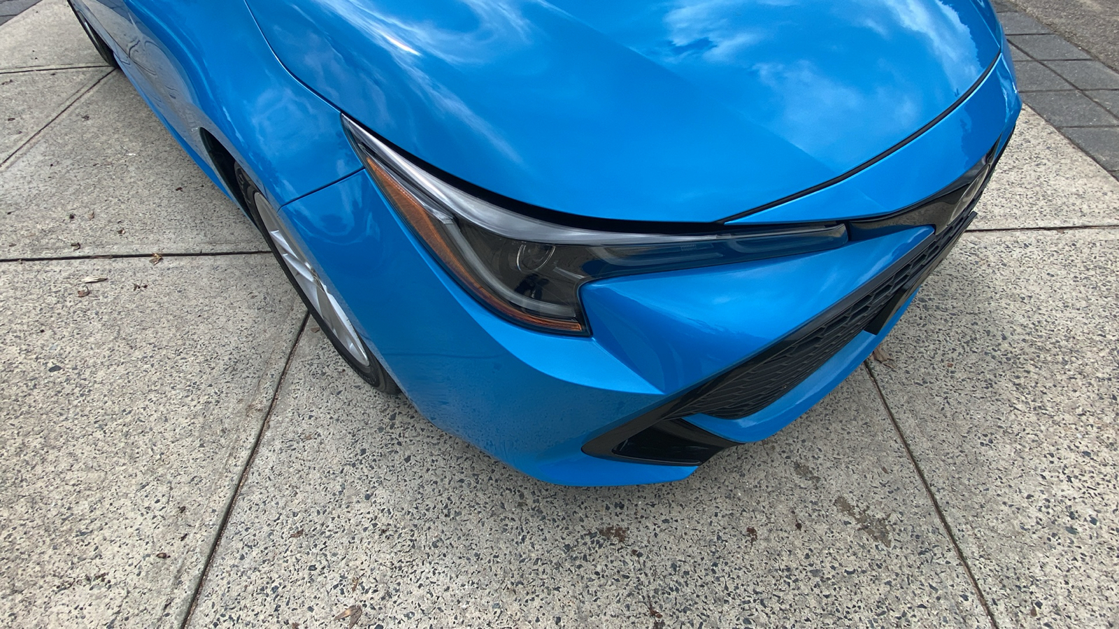 2019 Toyota Corolla Hatchback SE 2