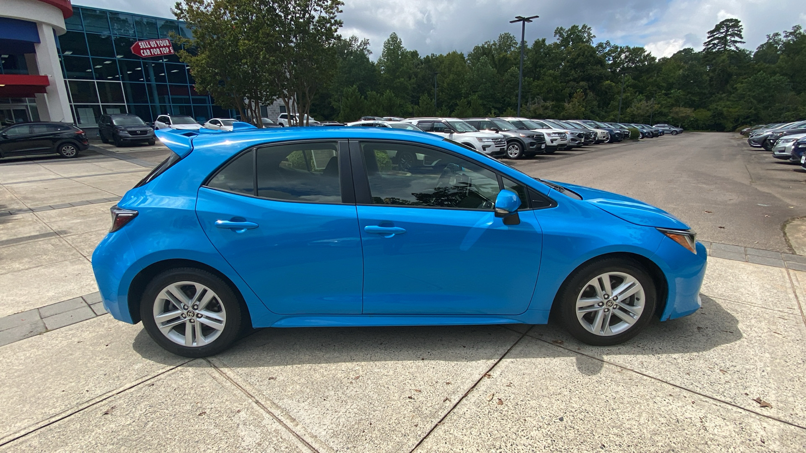 2019 Toyota Corolla Hatchback SE 16