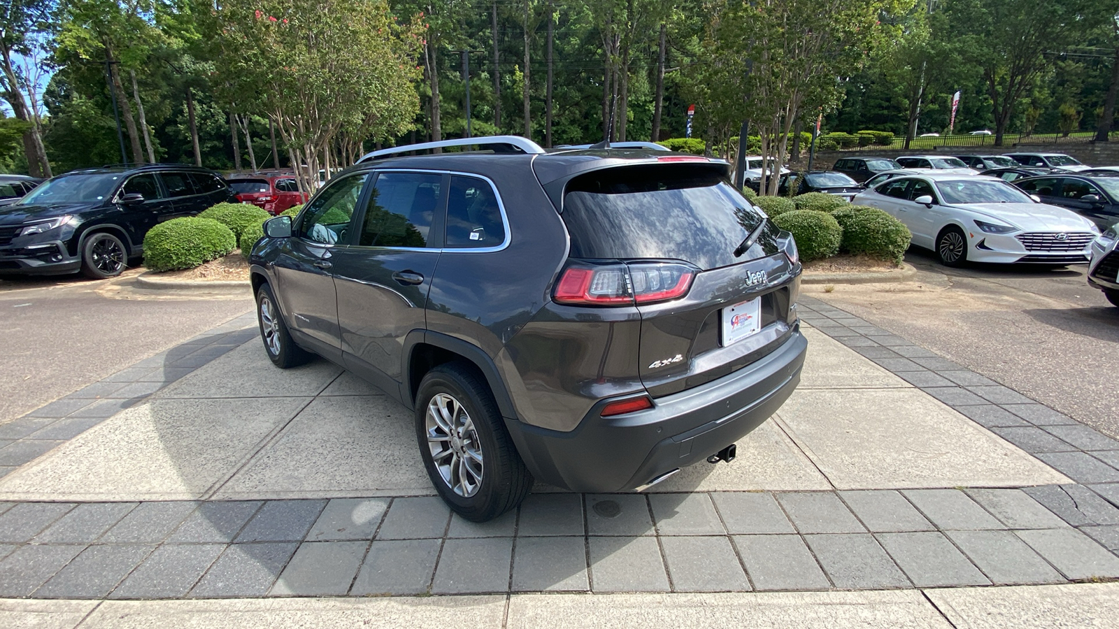 2021 Jeep Cherokee Latitude Lux 10