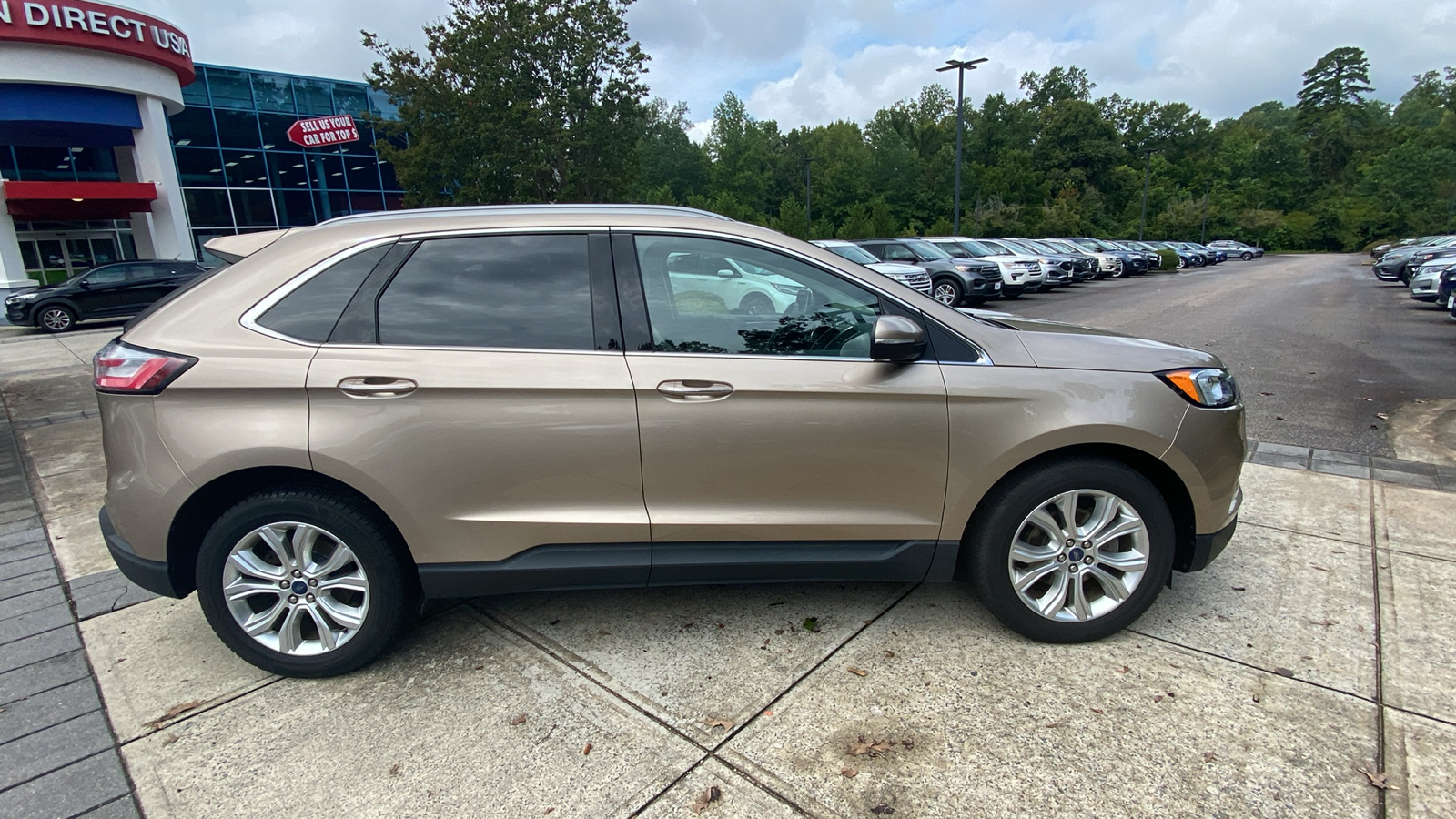 2020 Ford Edge Titanium 16