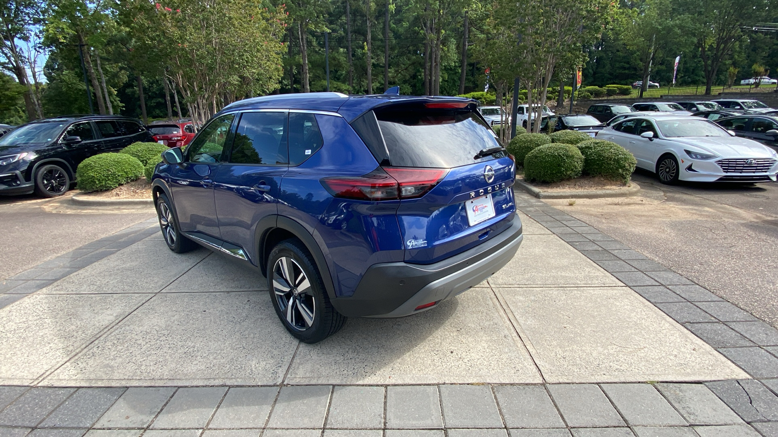 2021 Nissan Rogue SL 9