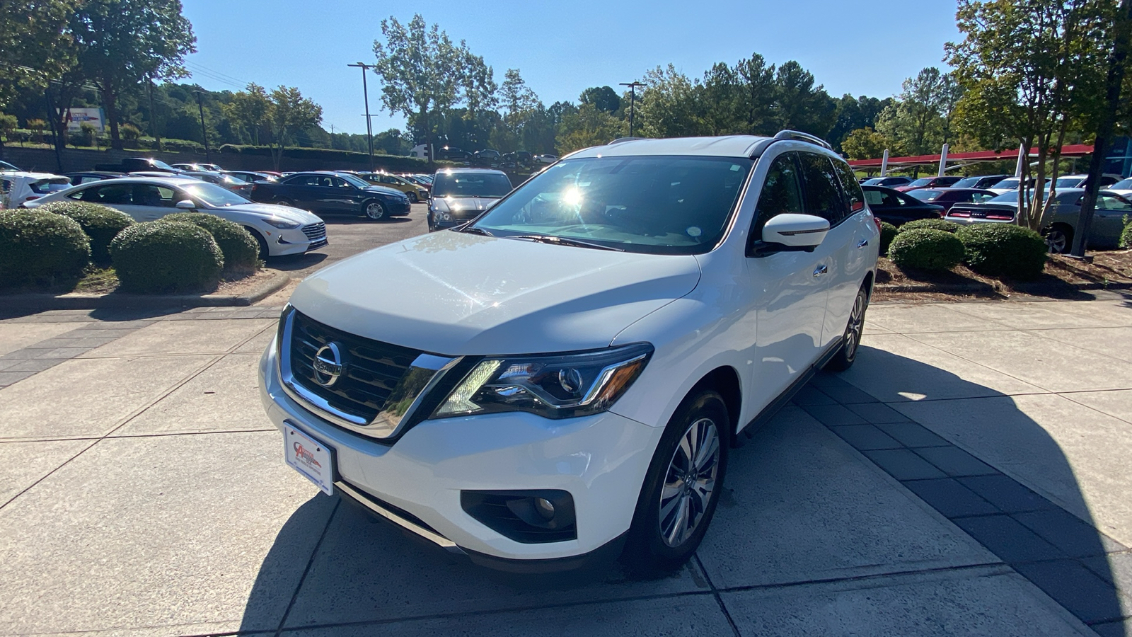 2019 Nissan Pathfinder SL 4