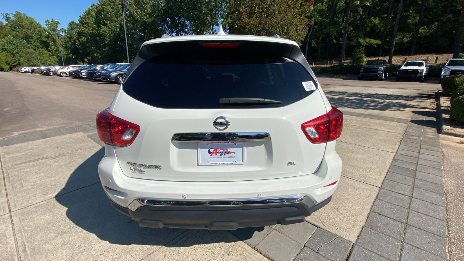 2019 Nissan Pathfinder SL 10