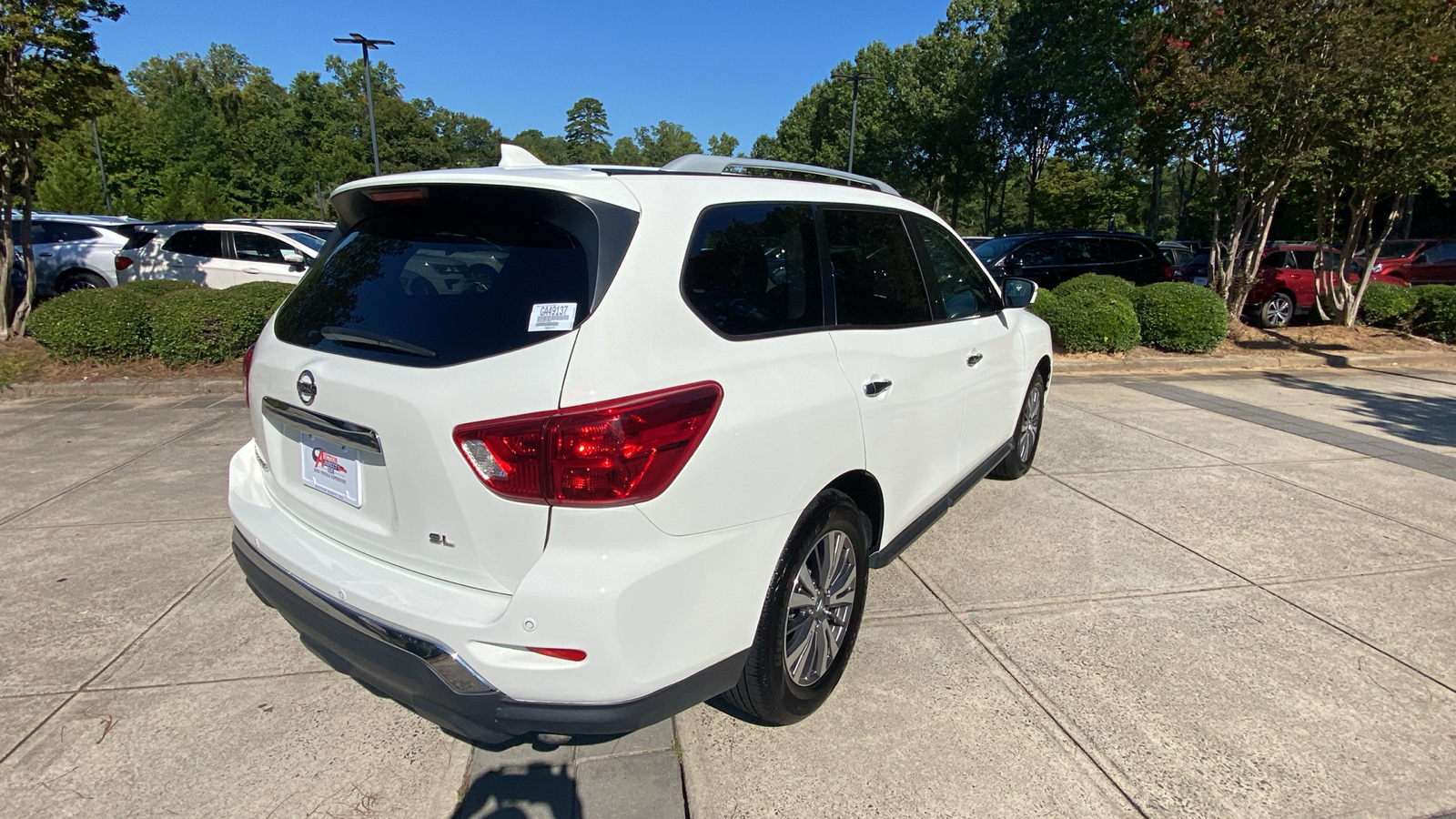 2019 Nissan Pathfinder SL 14