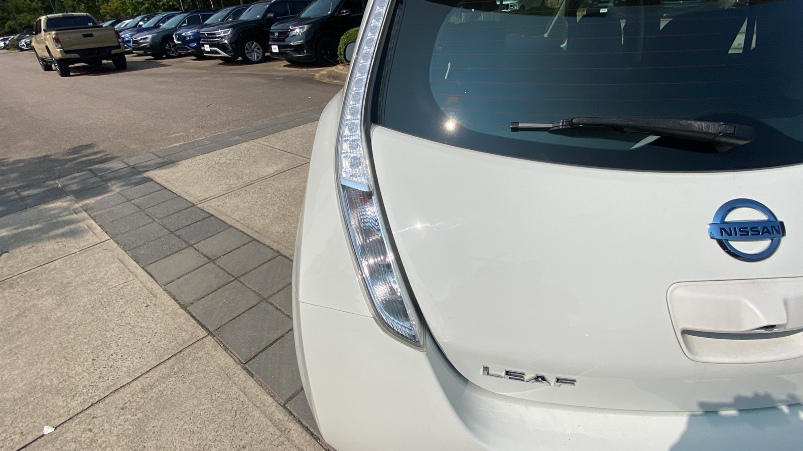 2016 Nissan Leaf SL 12