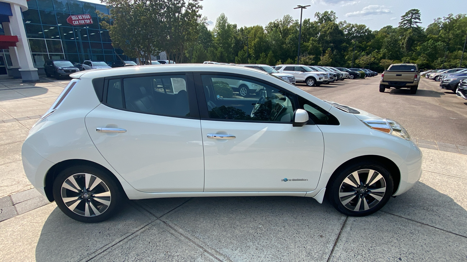 2016 Nissan Leaf SL 17