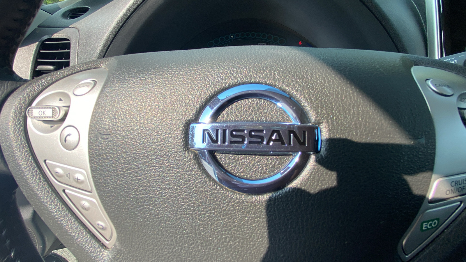 2016 Nissan Leaf SL 28