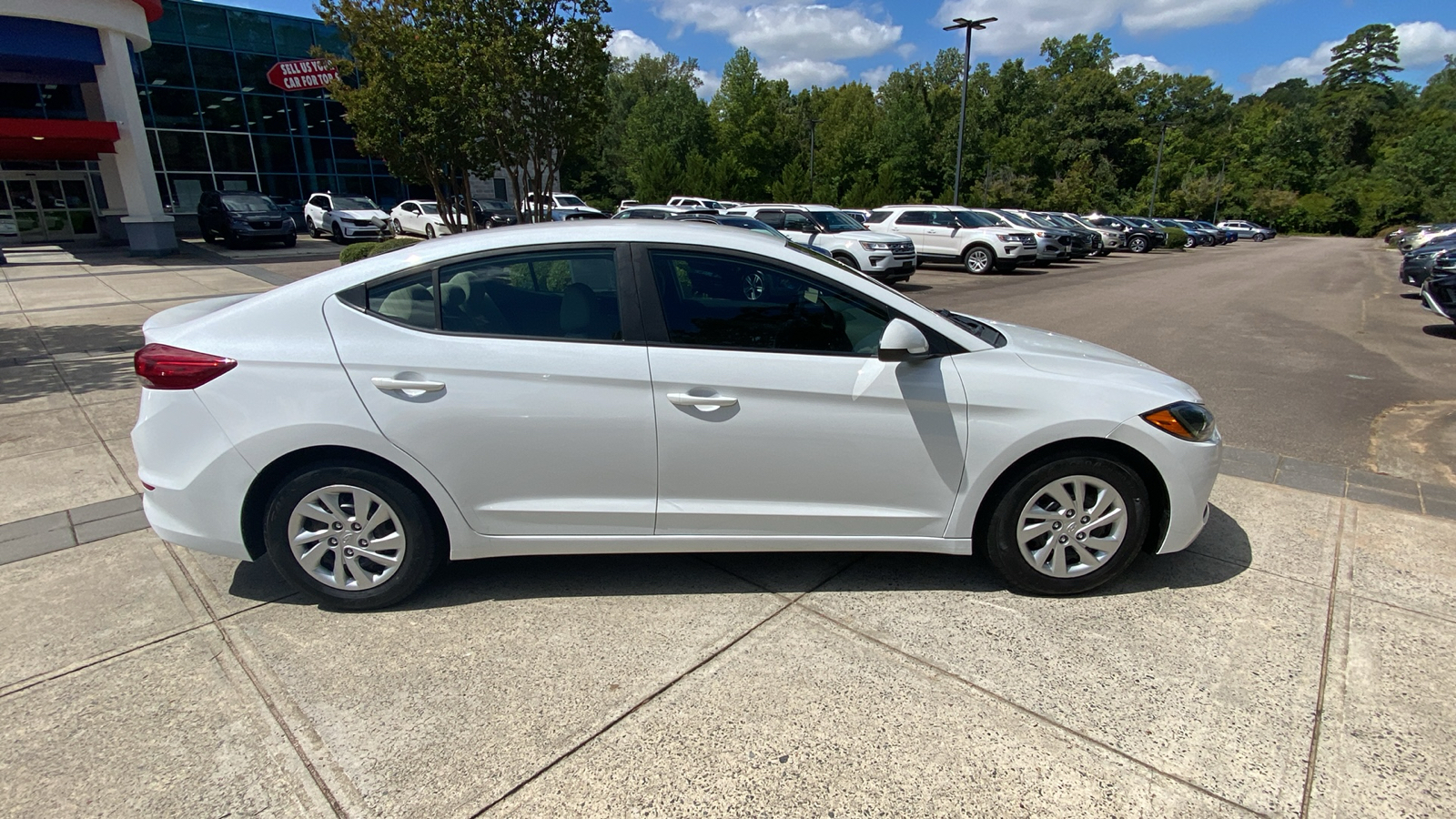 2018 Hyundai Elantra SE 16