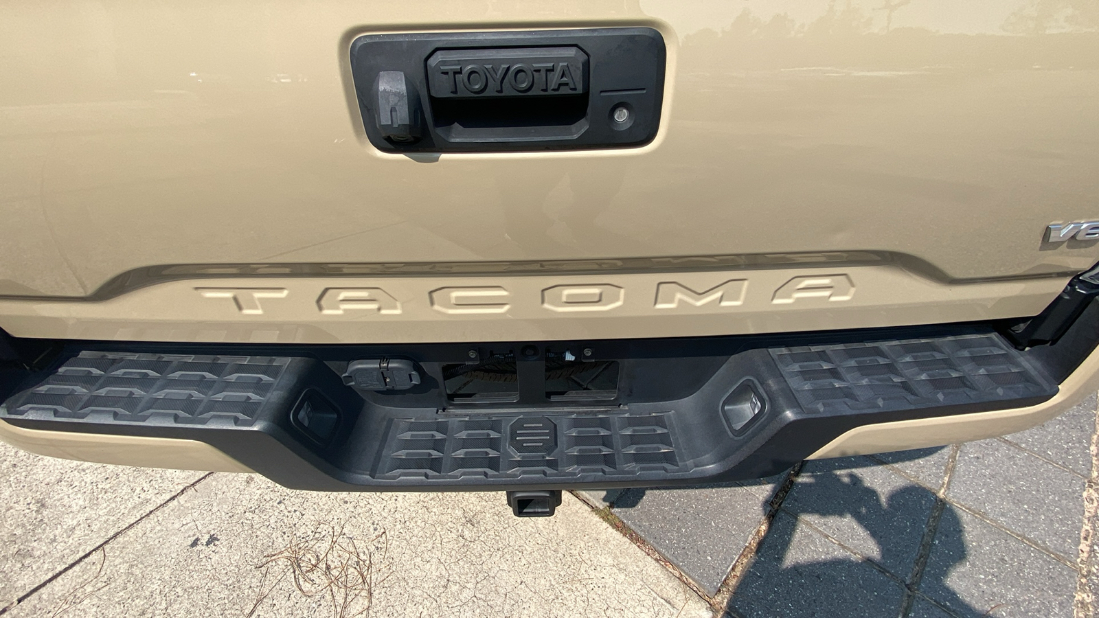 2020 Toyota Tacoma SR5 14