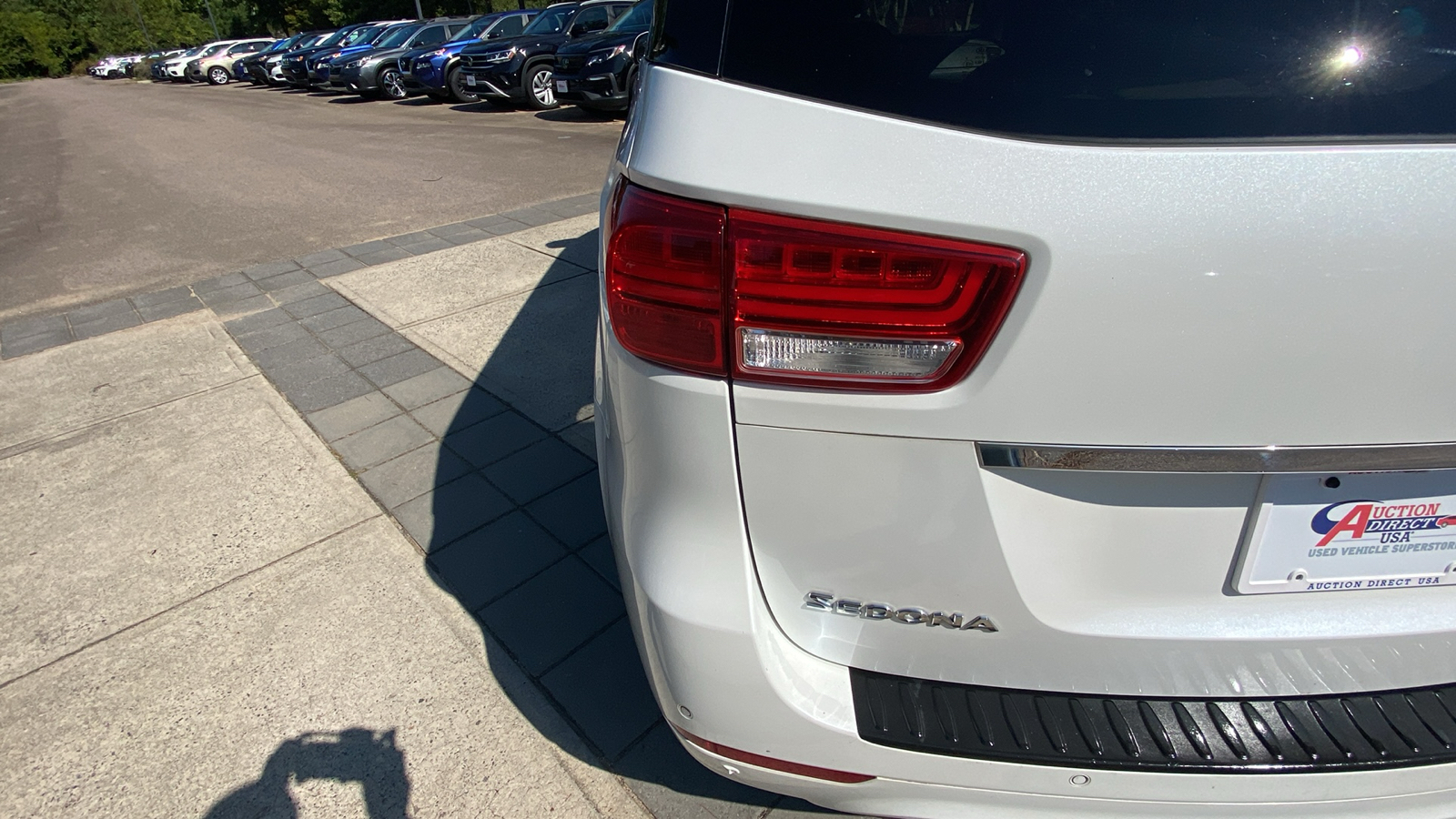 2016 Kia Sedona SX 11