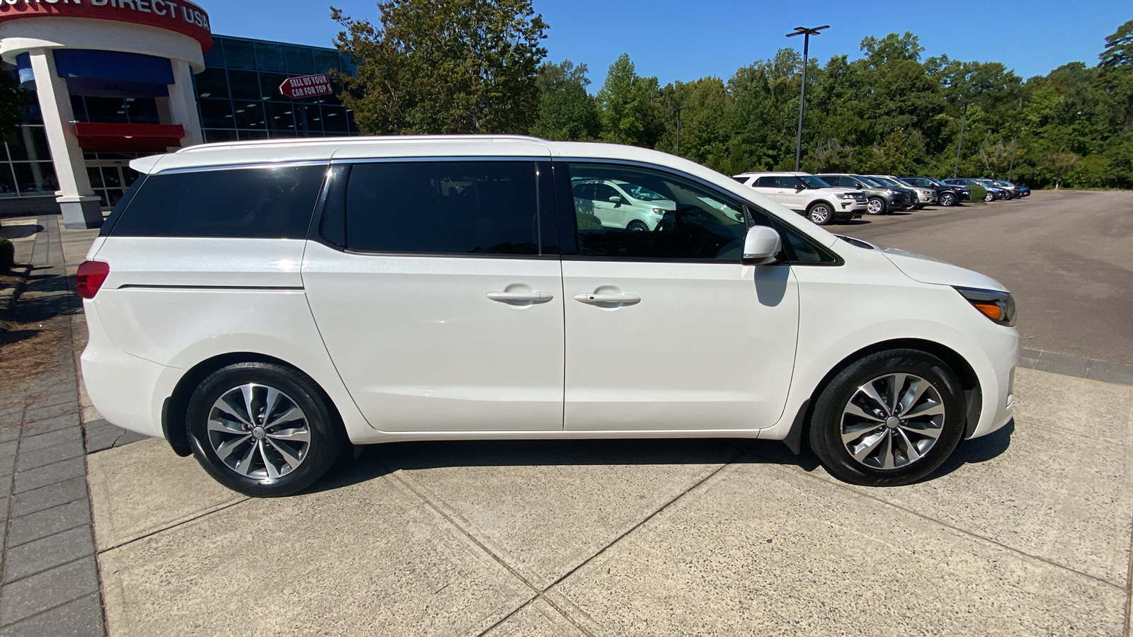 2016 Kia Sedona SX 16