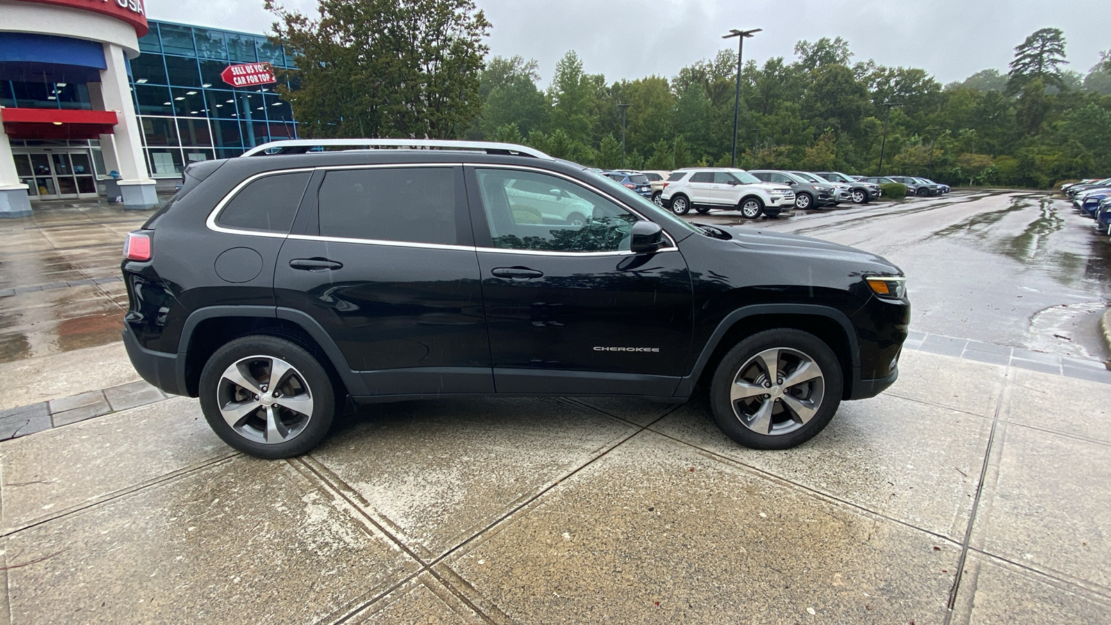 2019 Jeep Cherokee  17