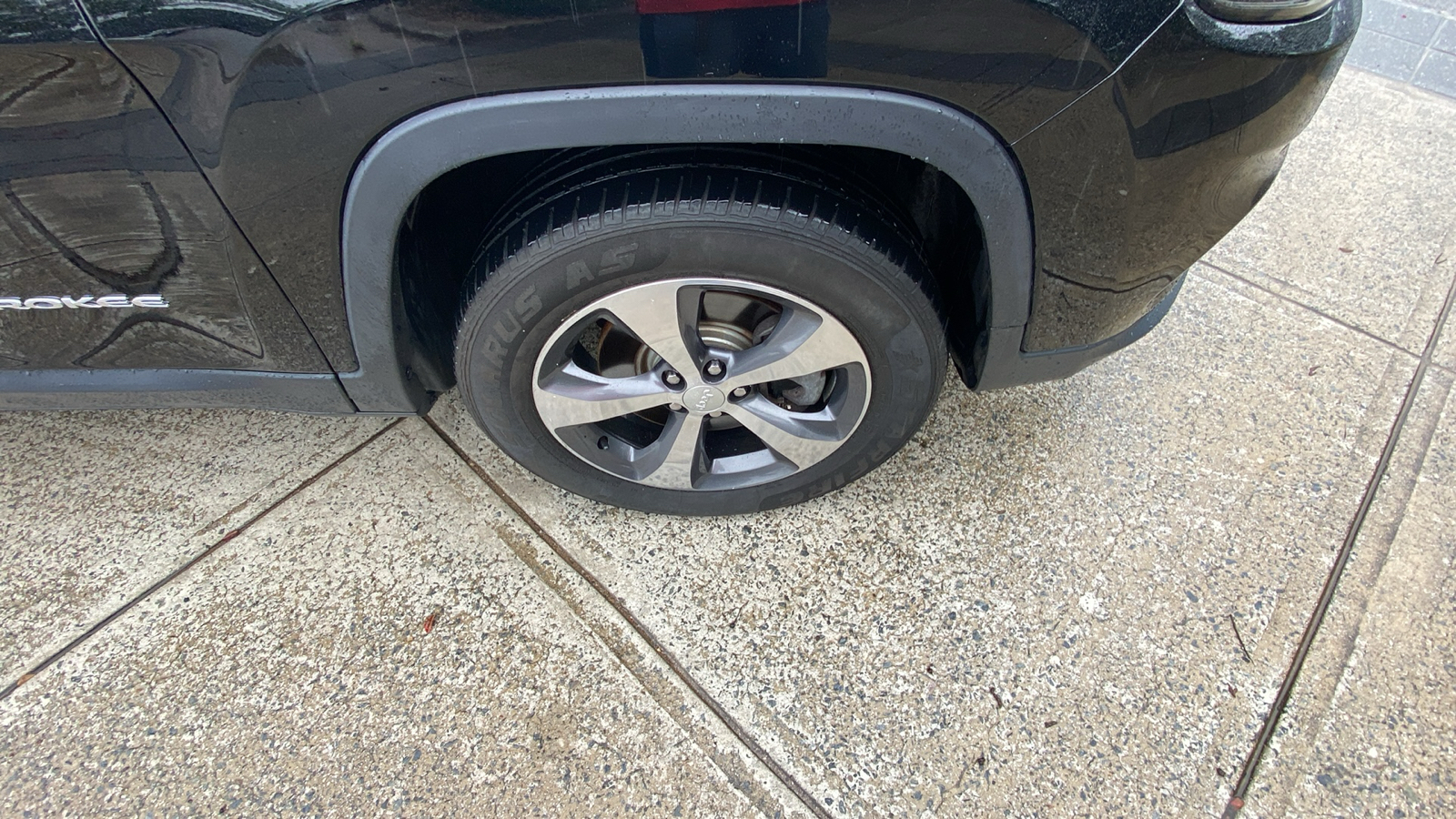 2019 Jeep Cherokee  18