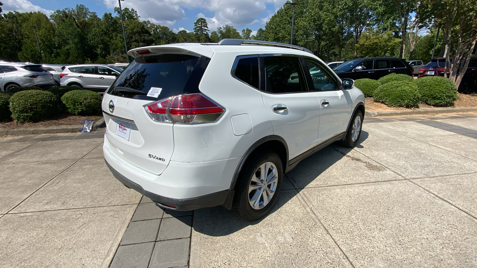 2016 Nissan Rogue SV 14