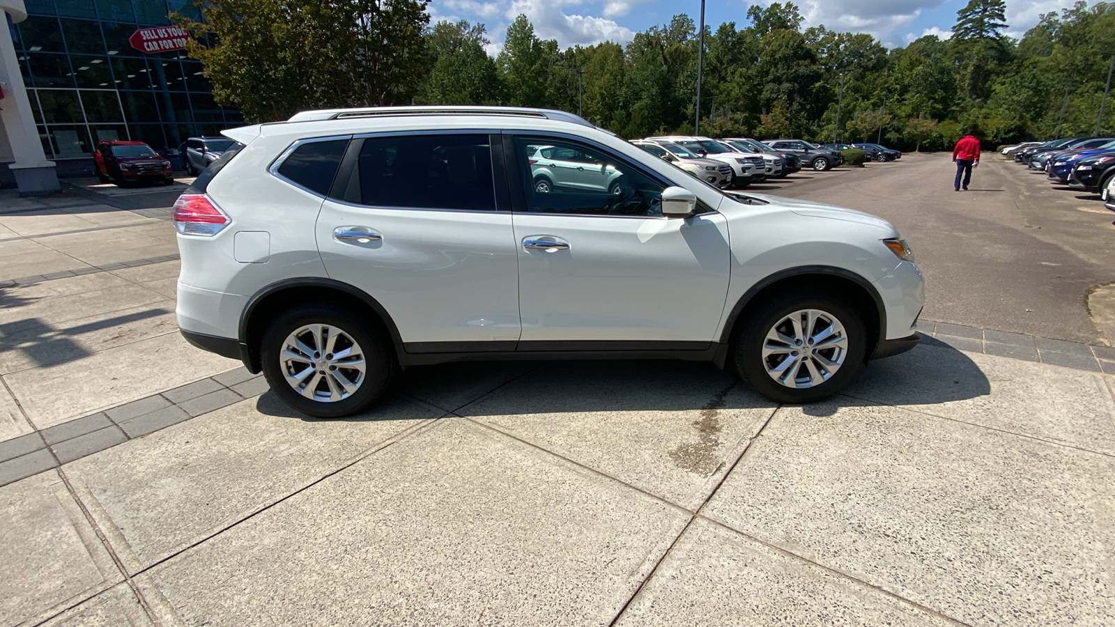 2016 Nissan Rogue SV 15