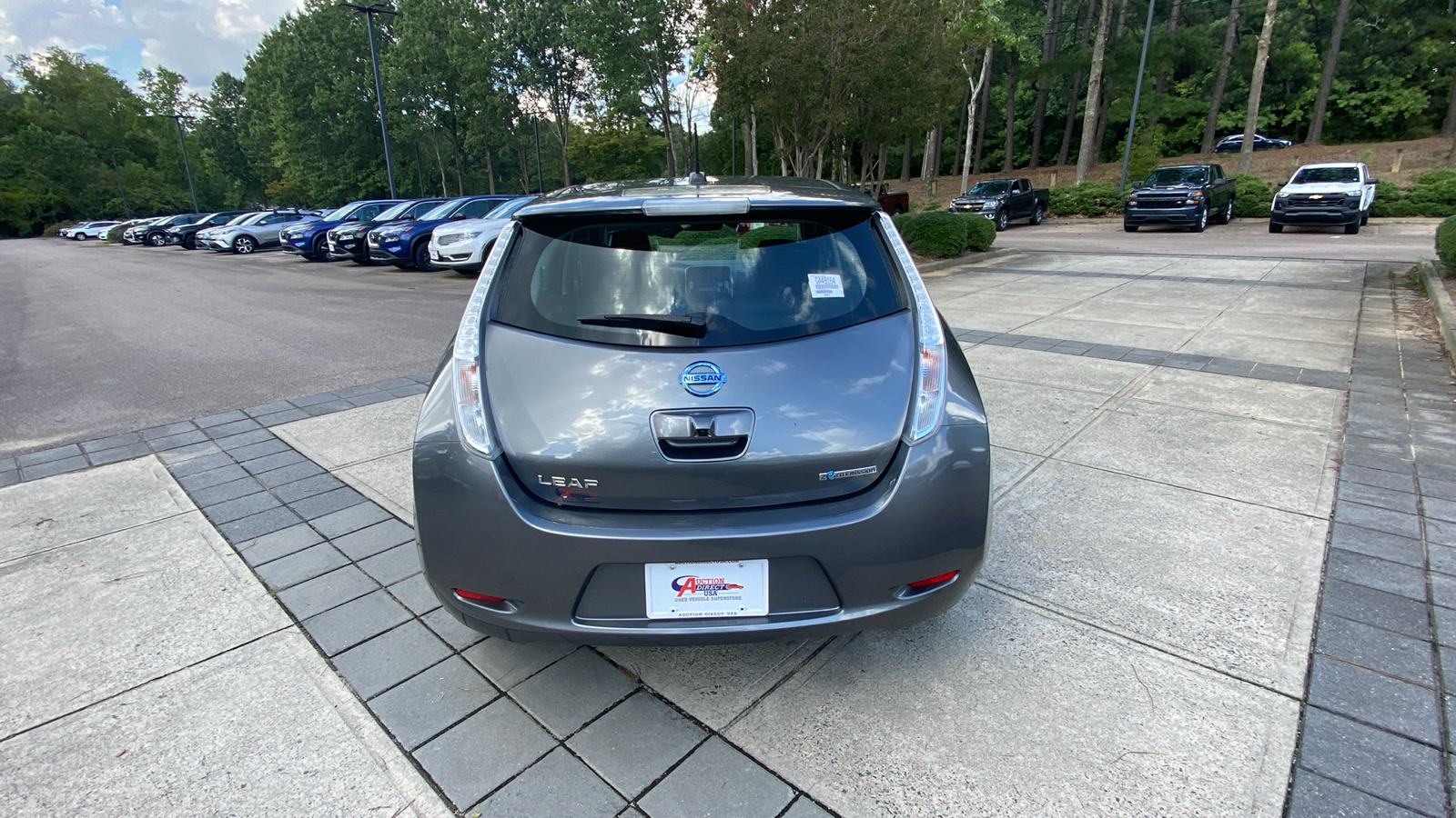 2015 Nissan LEAF  11