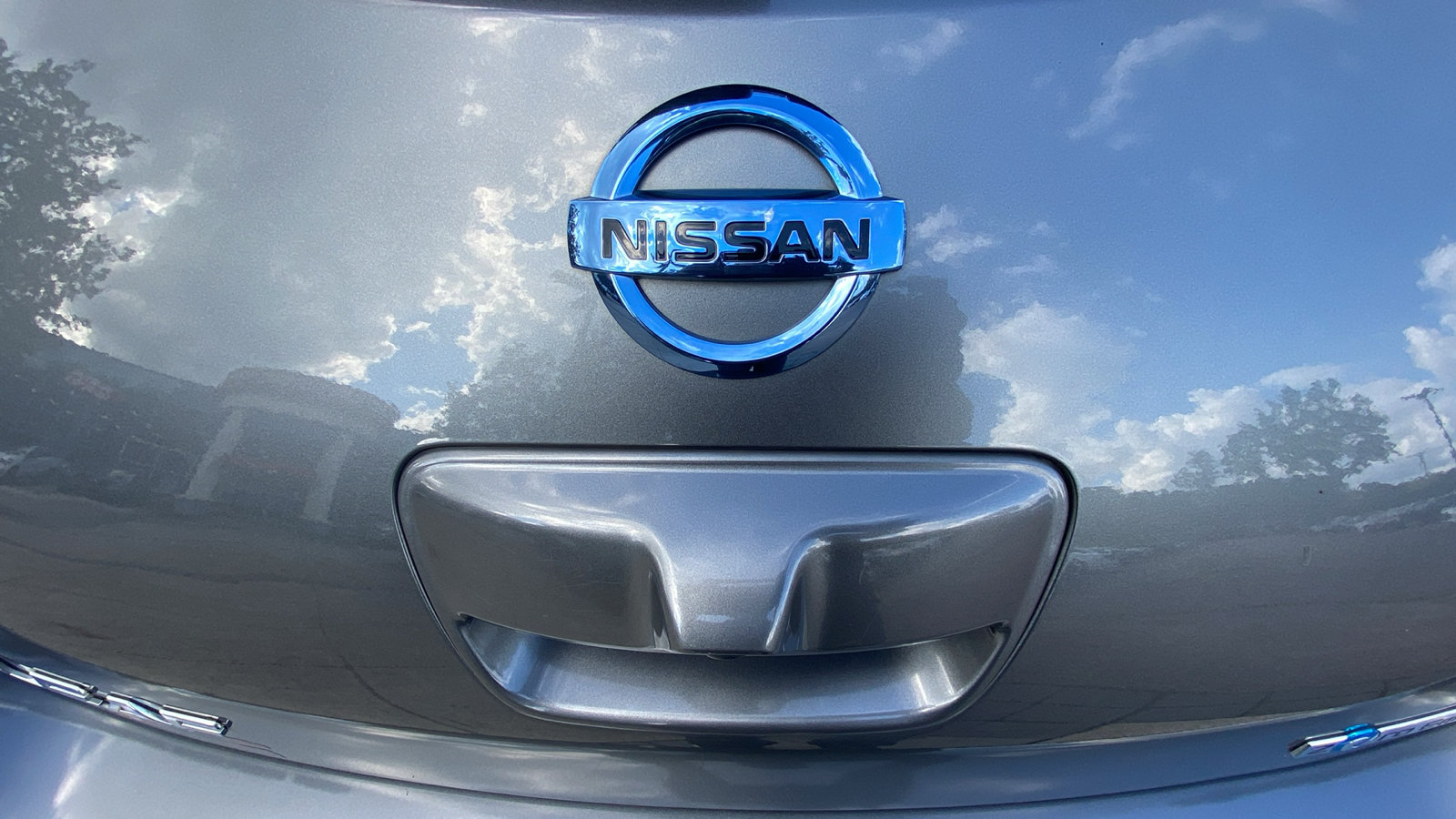 2015 Nissan LEAF  13