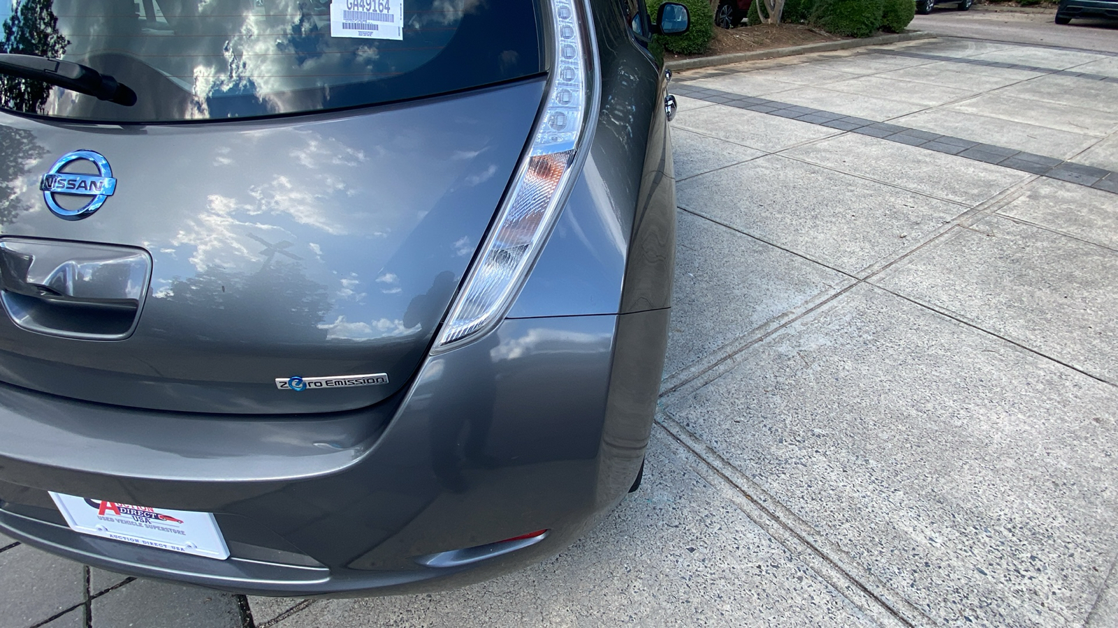 2015 Nissan LEAF  14