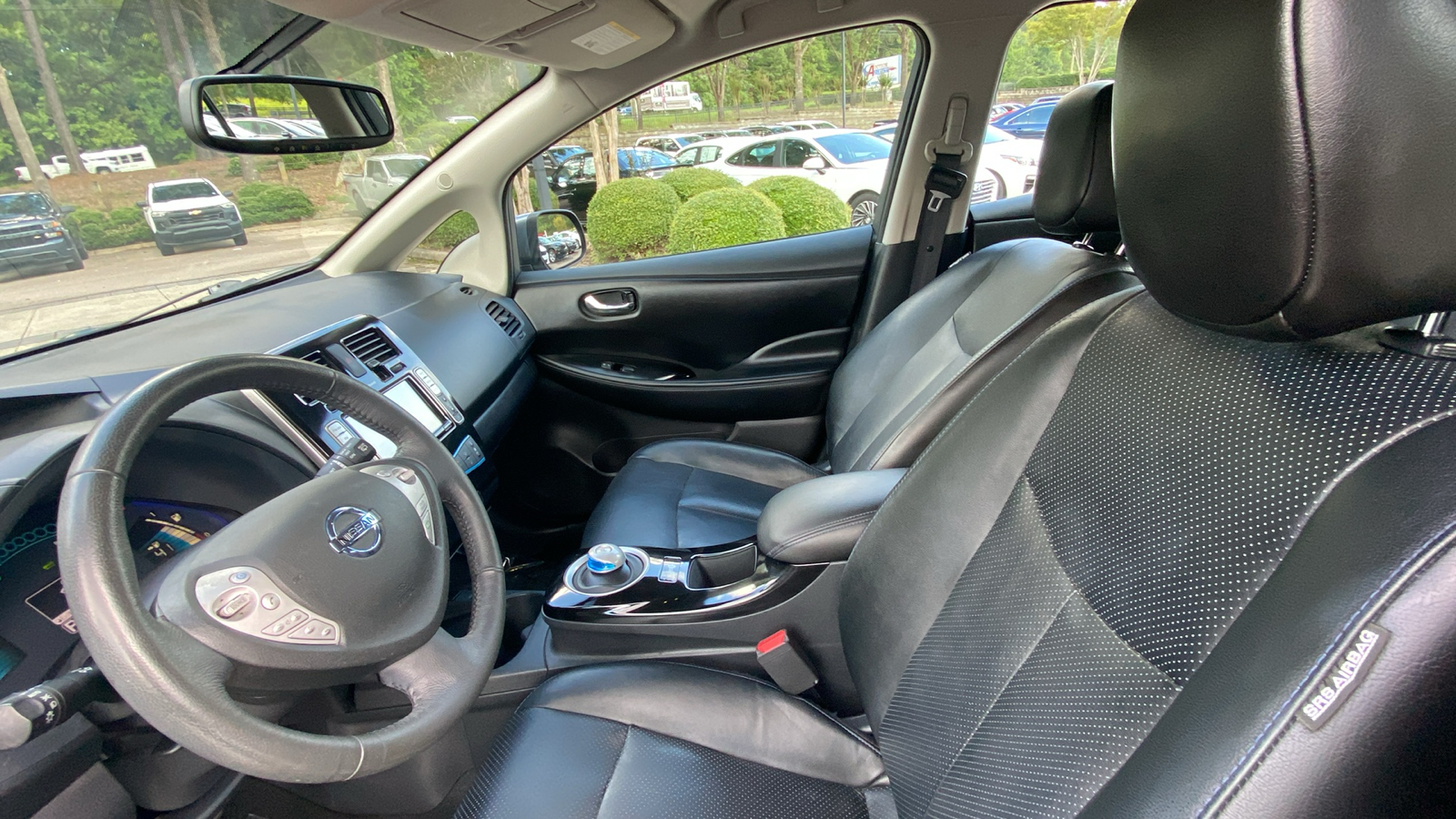 2015 Nissan LEAF  23