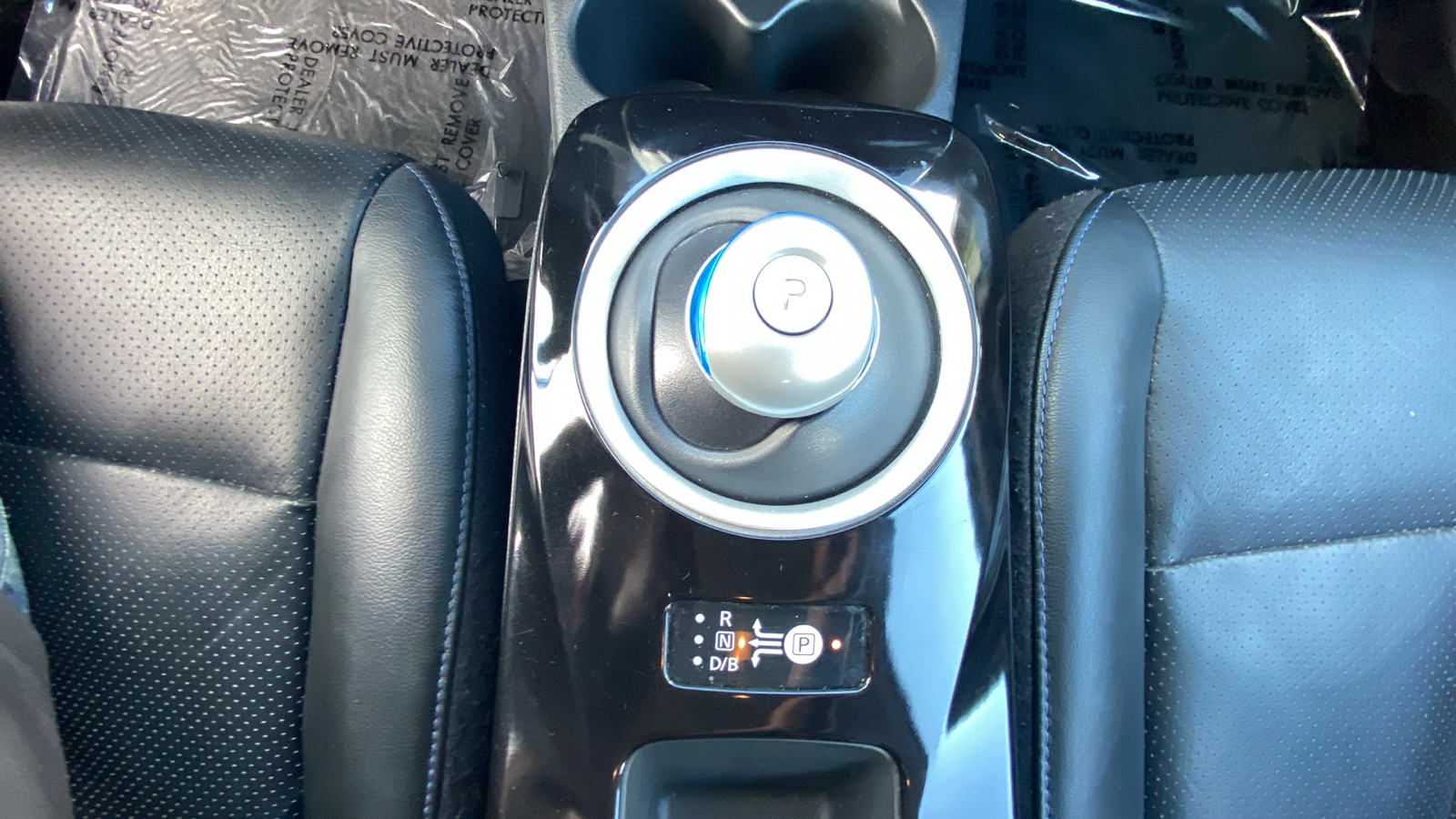 2015 Nissan LEAF  33