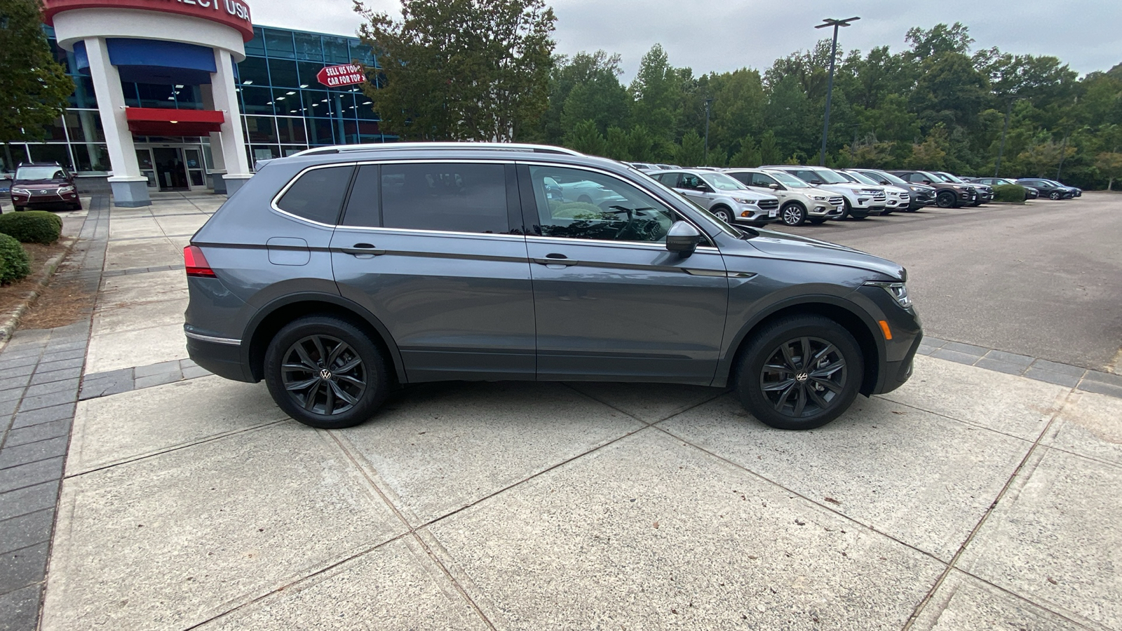 2024 Volkswagen Tiguan 2.0T SE 16