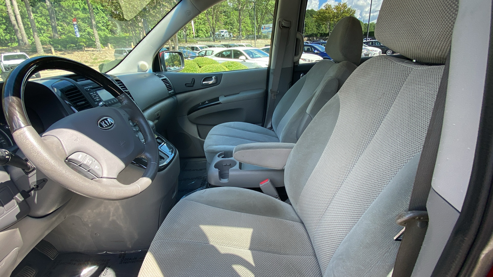 2012 Kia Sedona EX 21