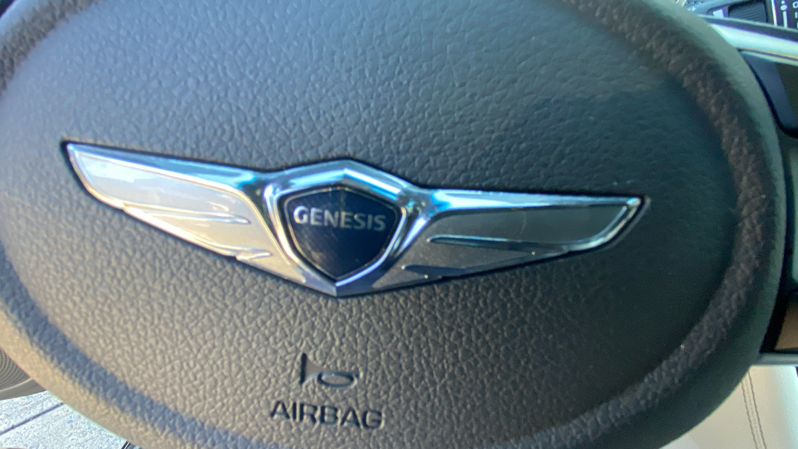 2022 Genesis G70  27