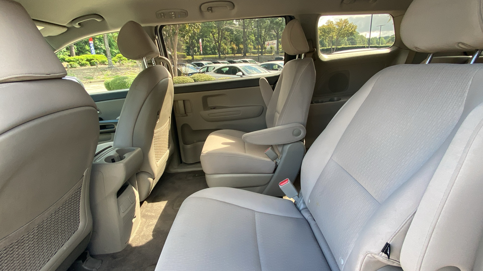 2016 Kia Sedona L 35