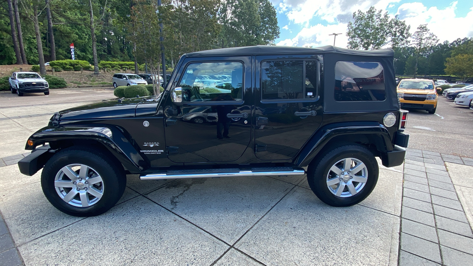 2016 Jeep Wrangler Unlimited Sahara 8