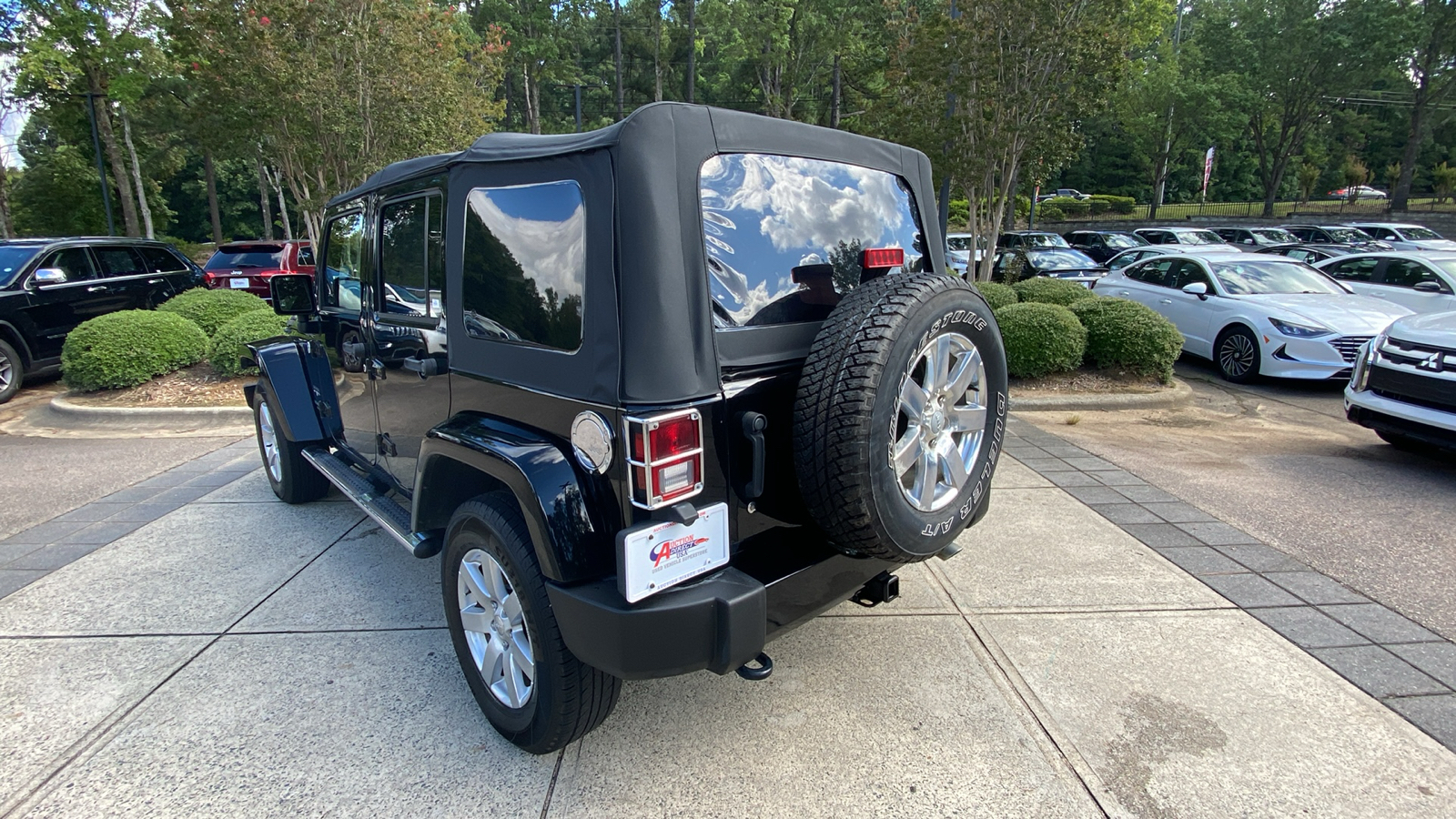 2016 Jeep Wrangler Unlimited Sahara 10