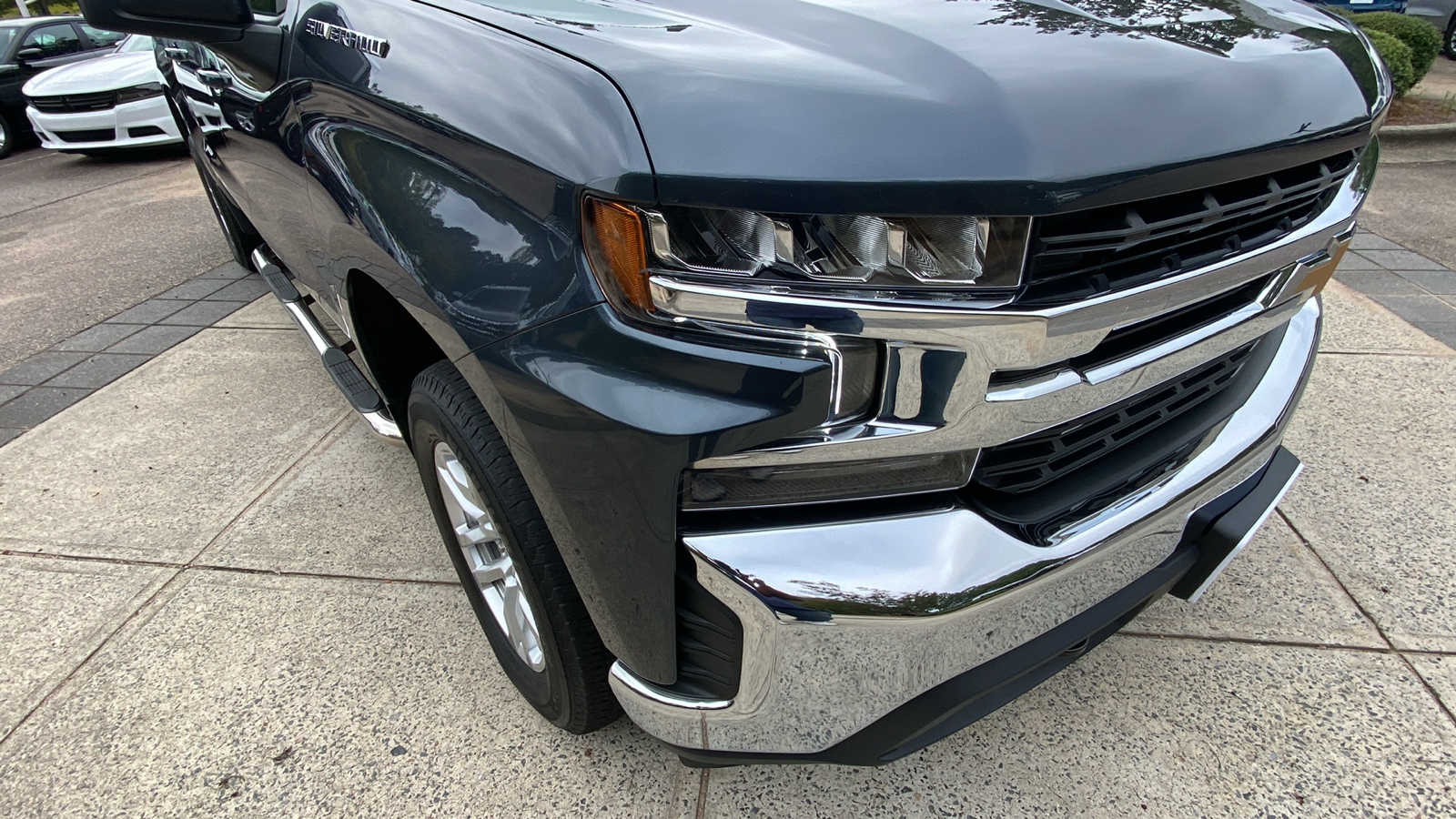 2021 Chevrolet Silverado 1500 LT 2