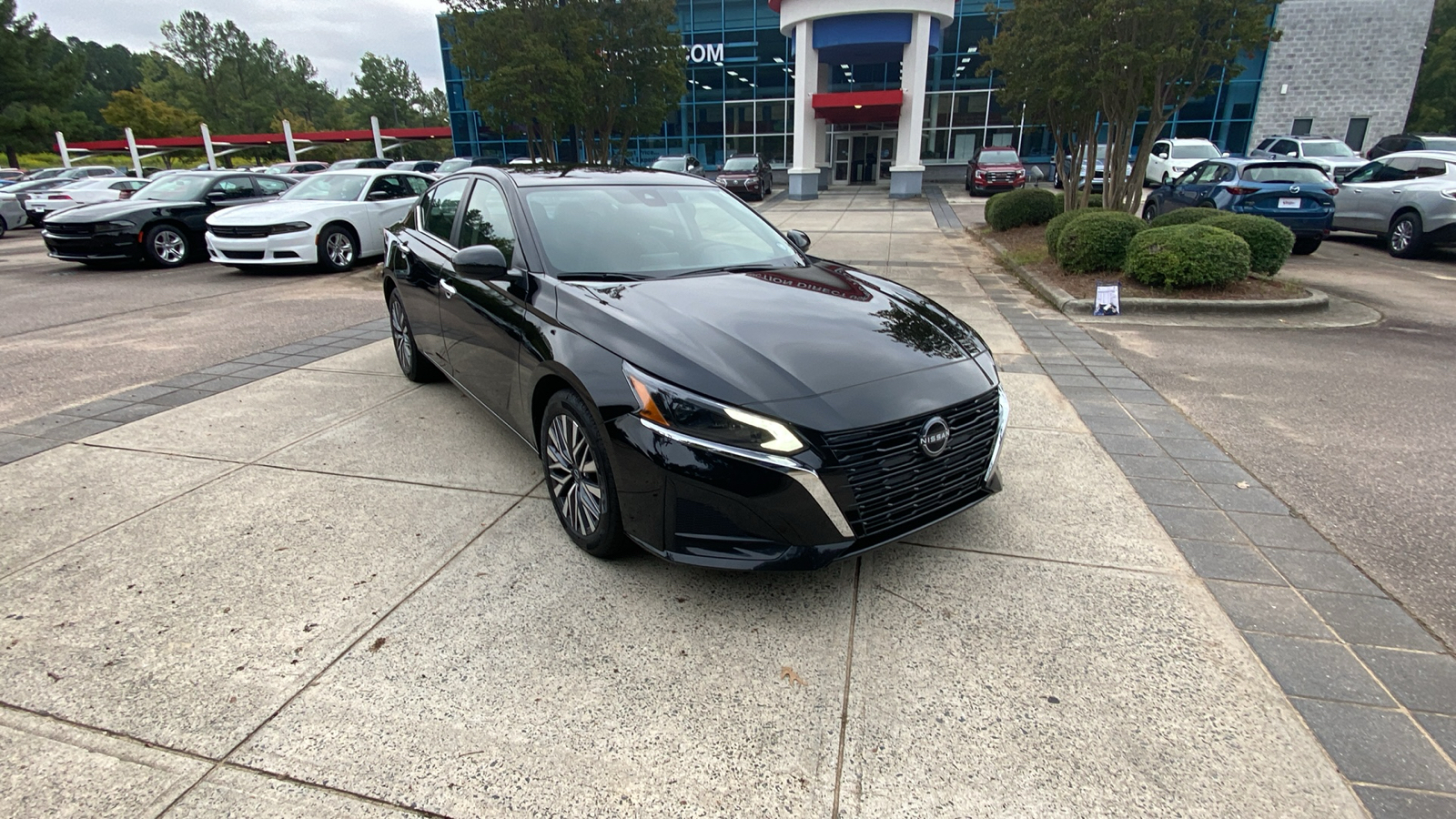 2023 Nissan Altima 2.5 SV 1