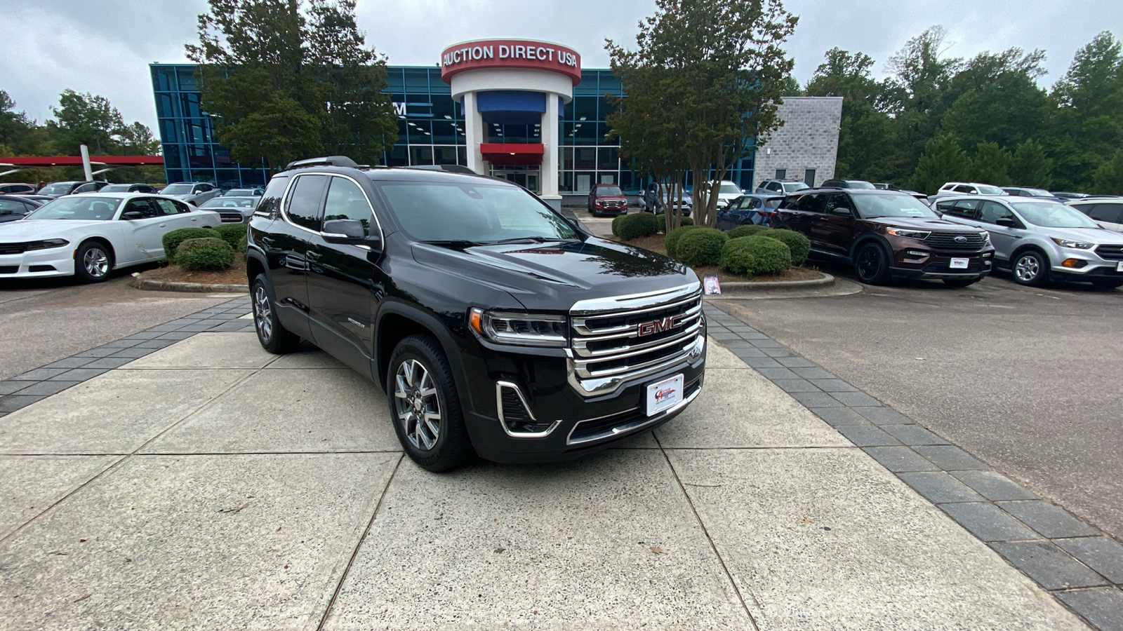 2023 GMC Acadia SLT 1