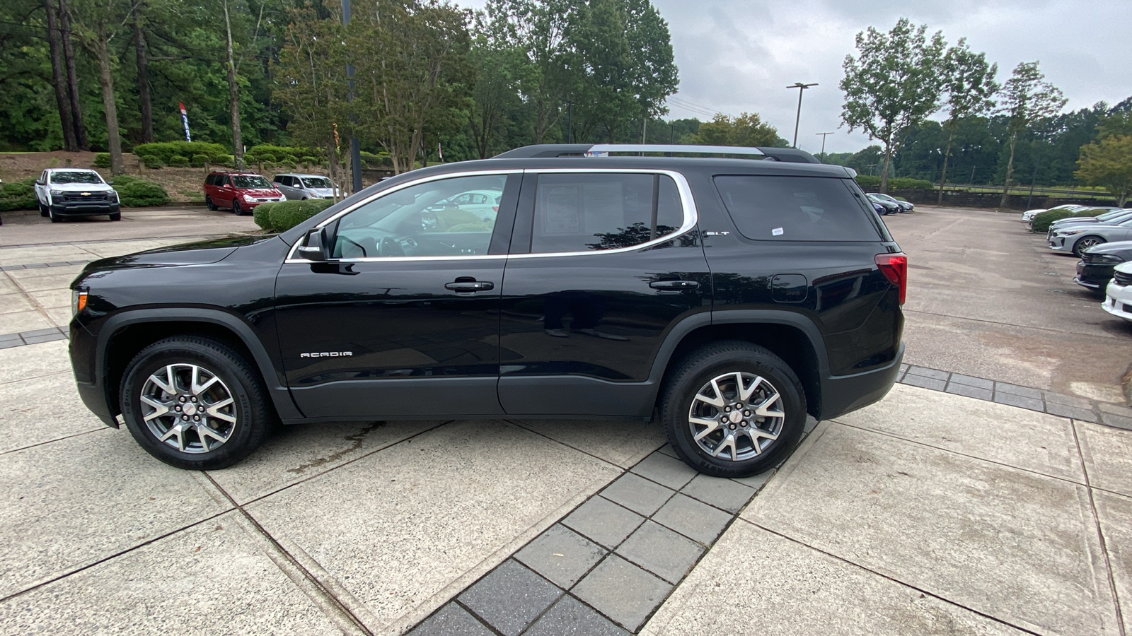 2023 GMC Acadia SLT 8