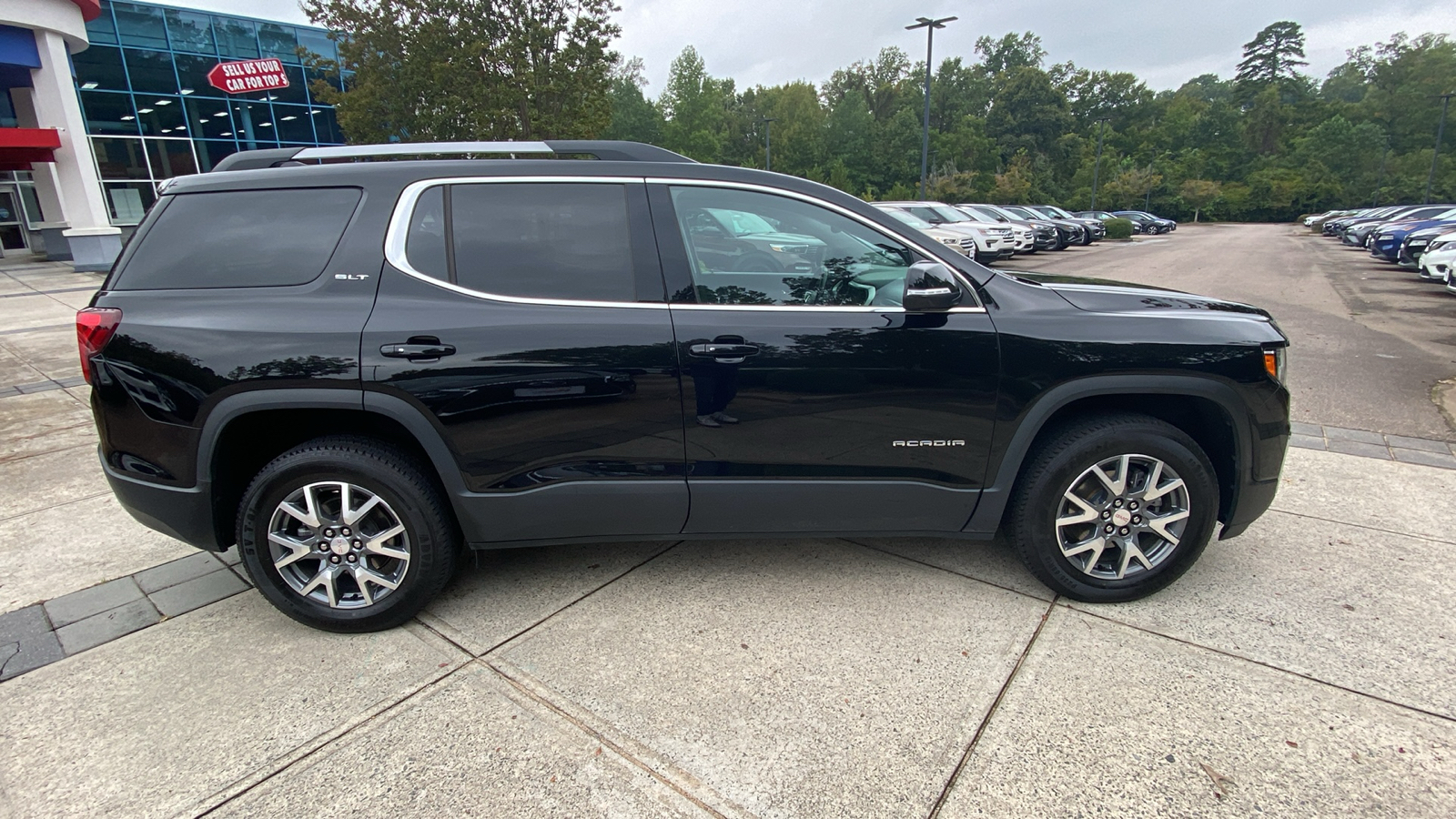 2023 GMC Acadia SLT 17