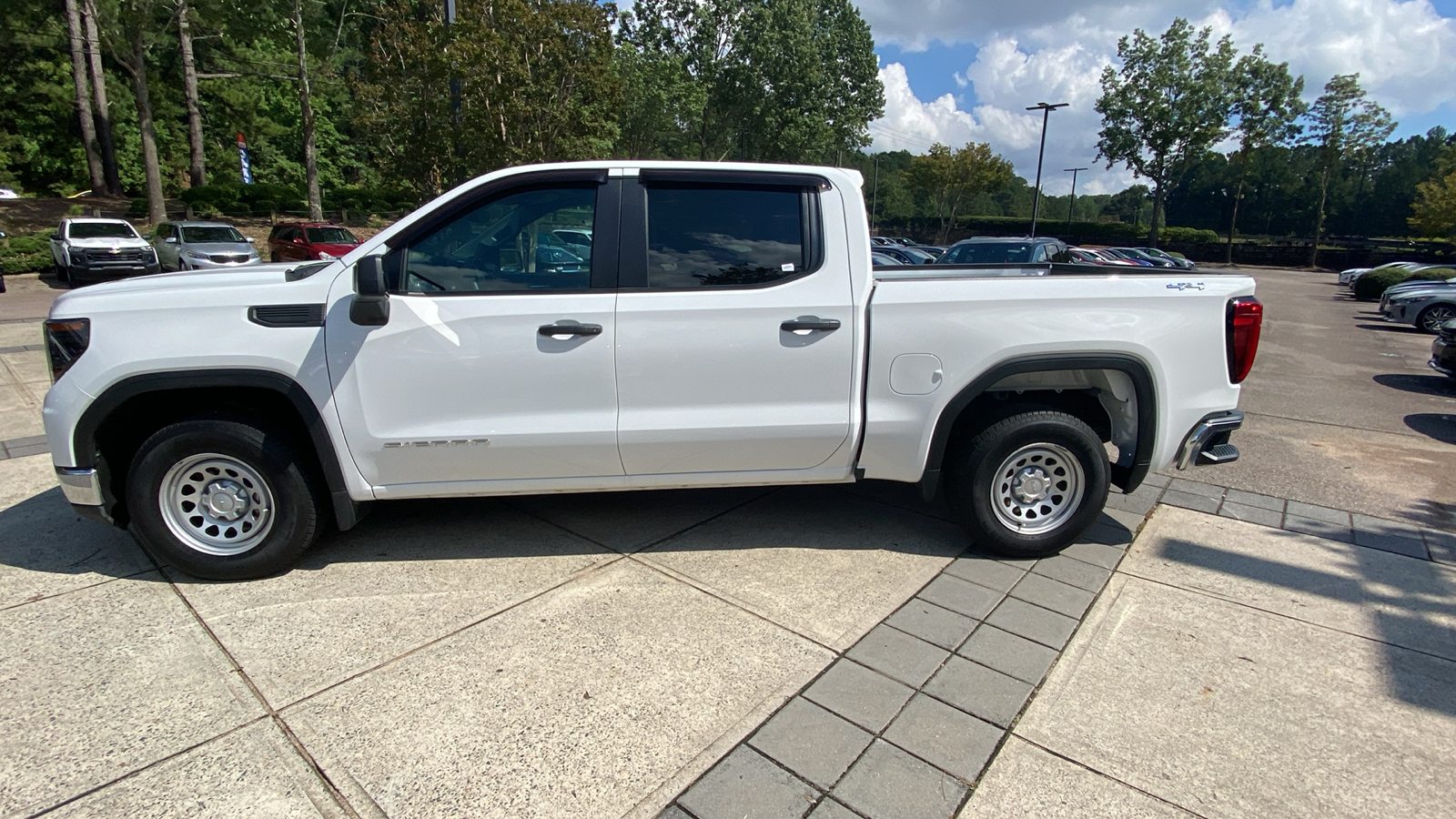 2023 GMC Sierra 1500 Pro 8