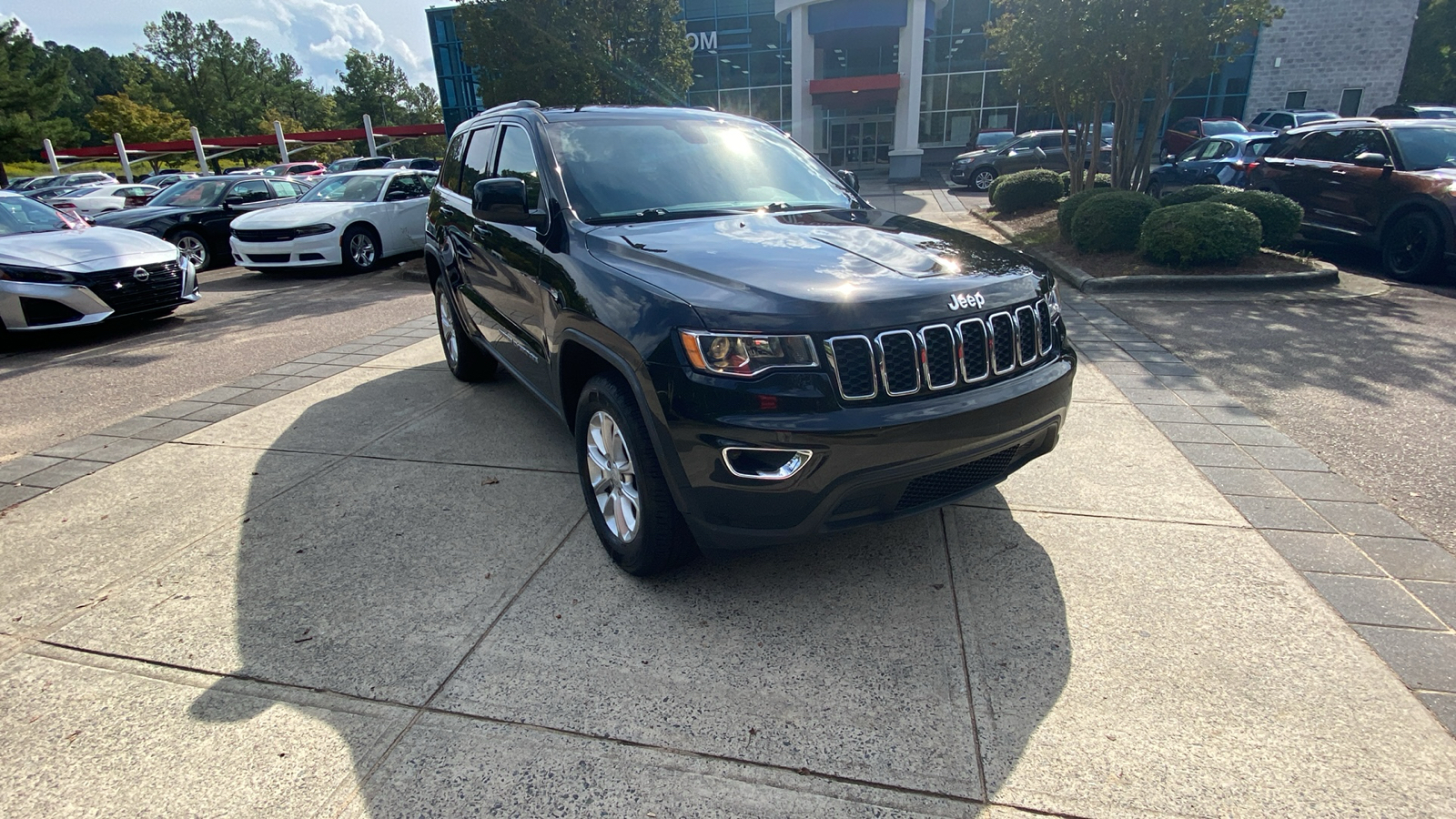 2021 Jeep Grand Cherokee Laredo E 1