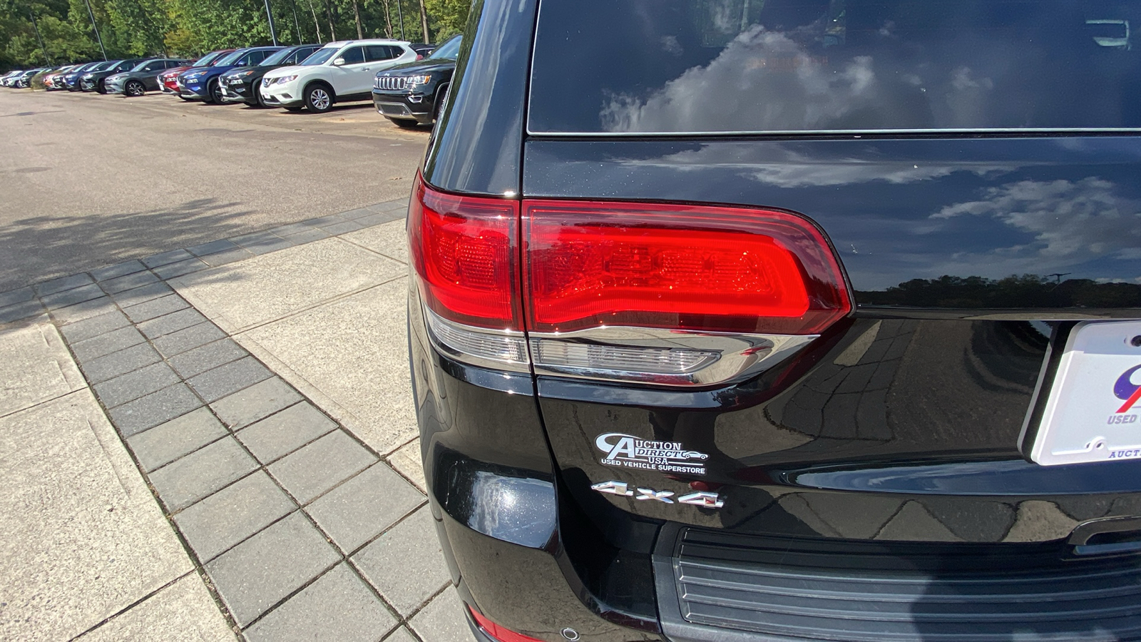 2021 Jeep Grand Cherokee Laredo E 12