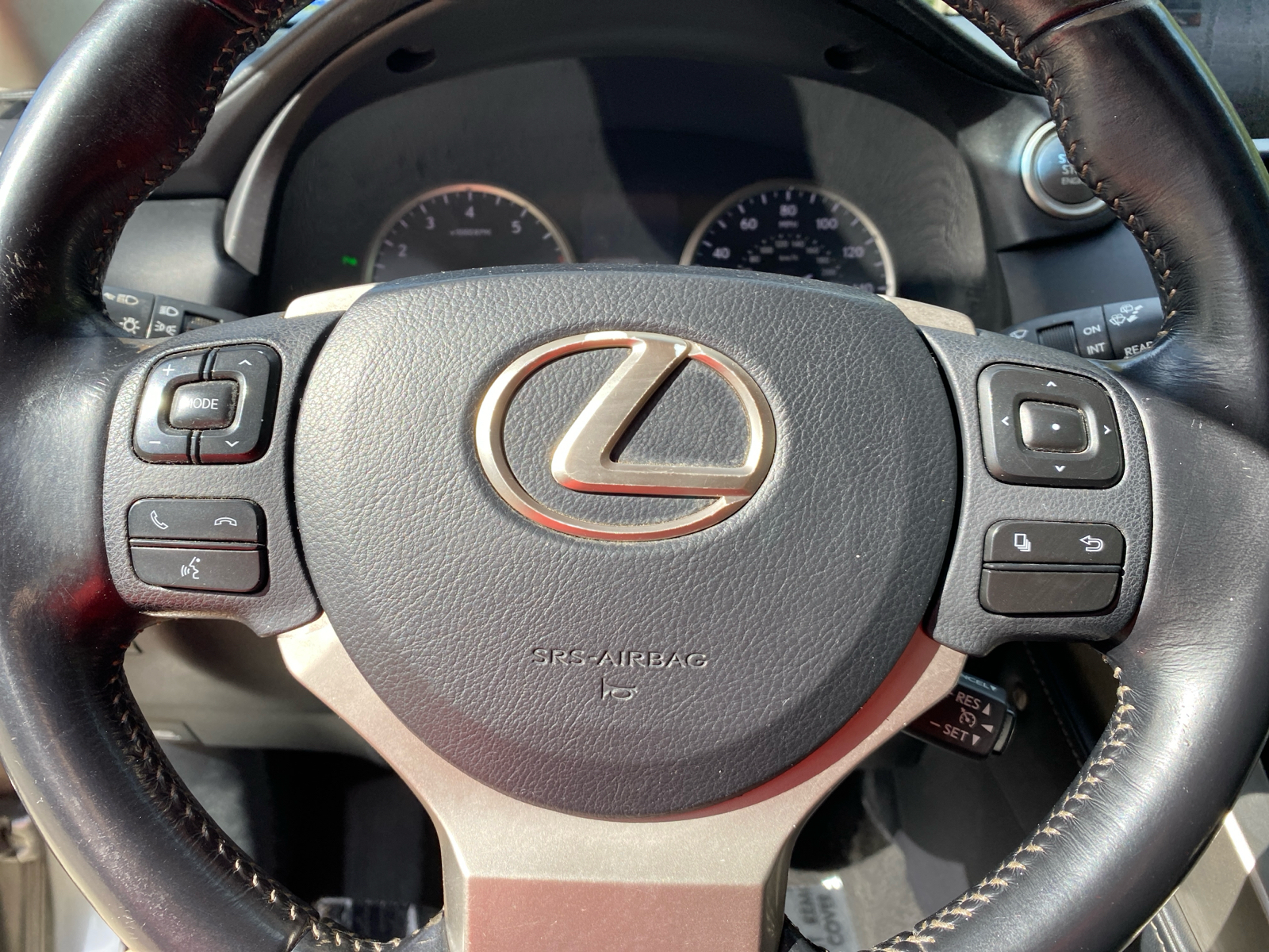 2015 Lexus NX 200t 42