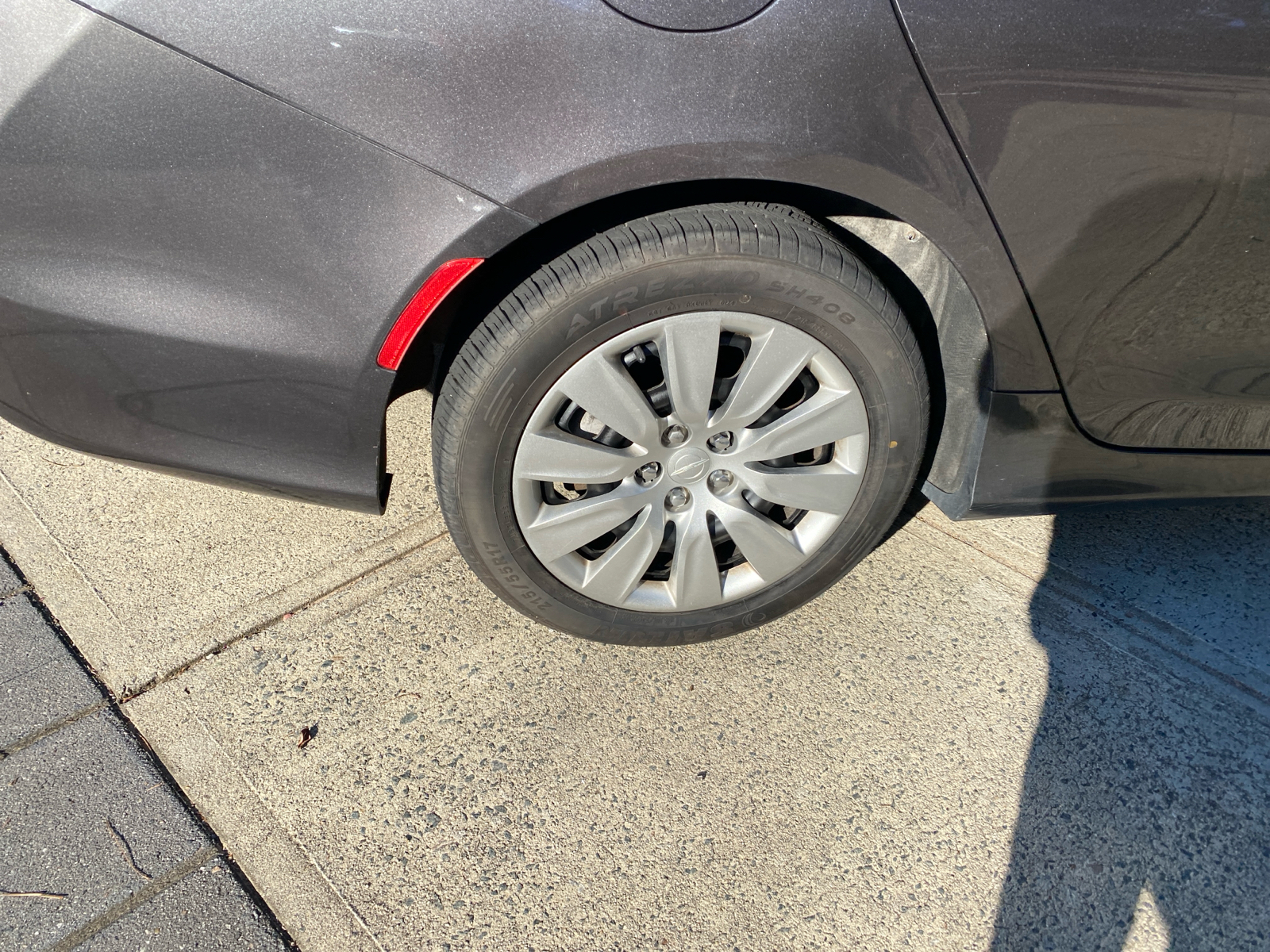 2015 Chrysler 200 LX 9