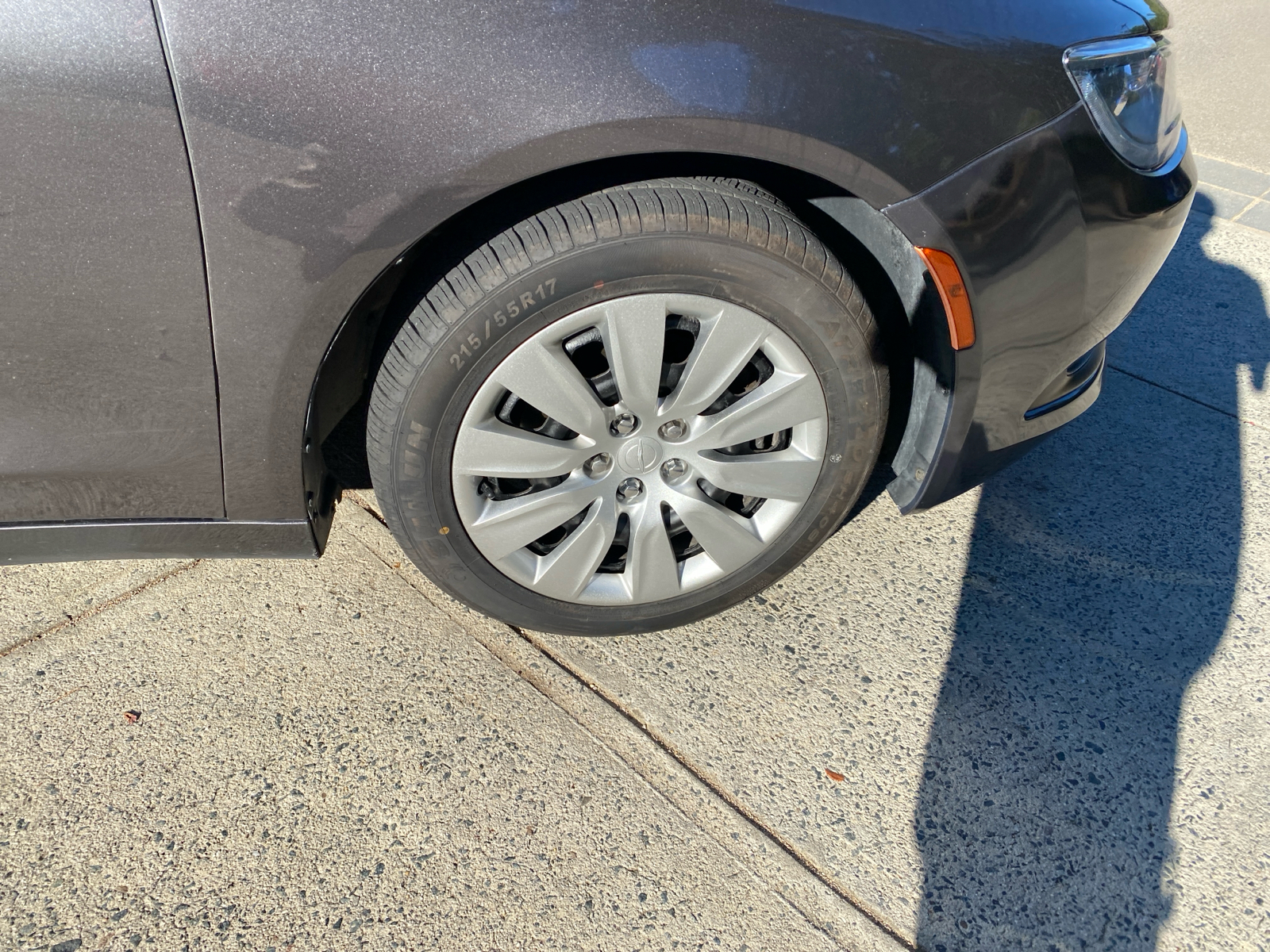 2015 Chrysler 200 LX 10